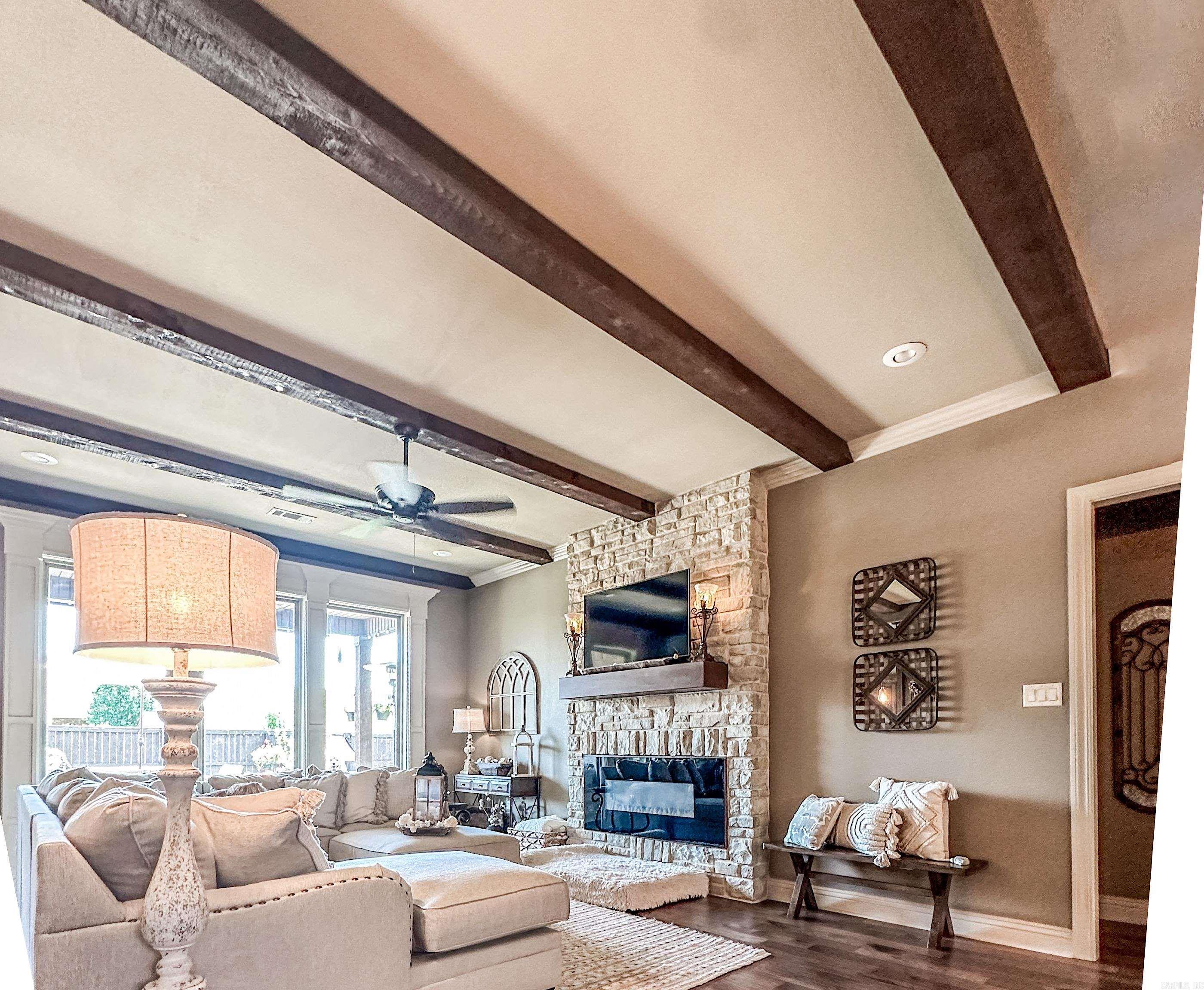 COUNTRY CLUB OF ARK THE - Residential