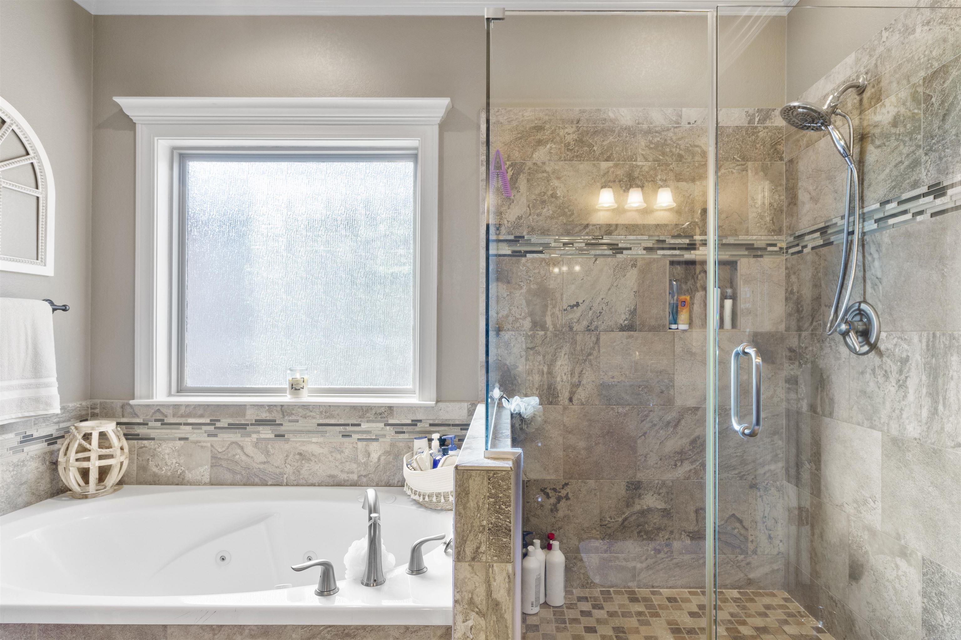 COUNTRY CLUB OF ARK THE - Residential