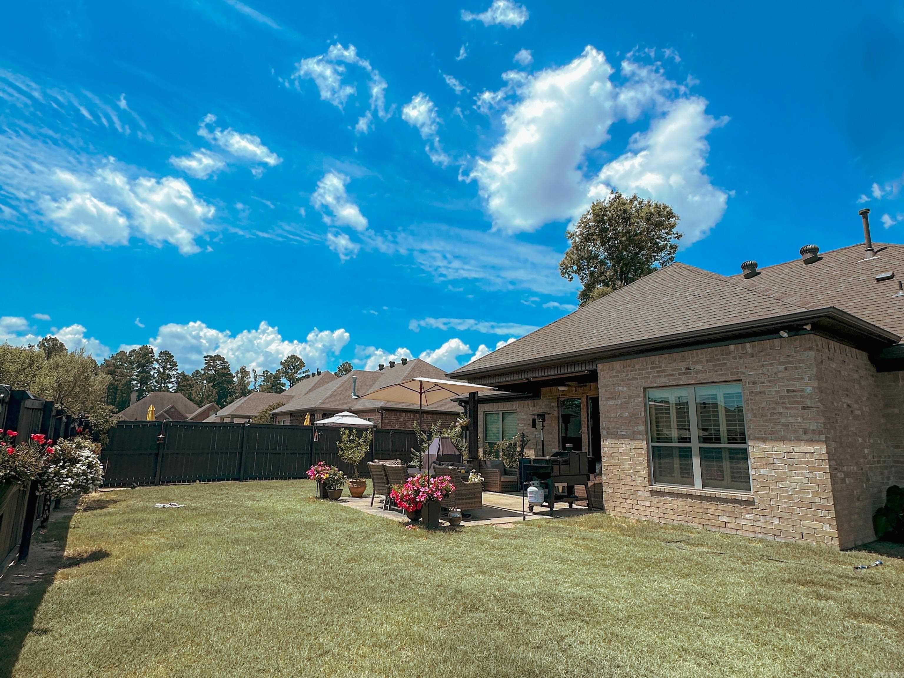 COUNTRY CLUB OF ARK THE - Residential