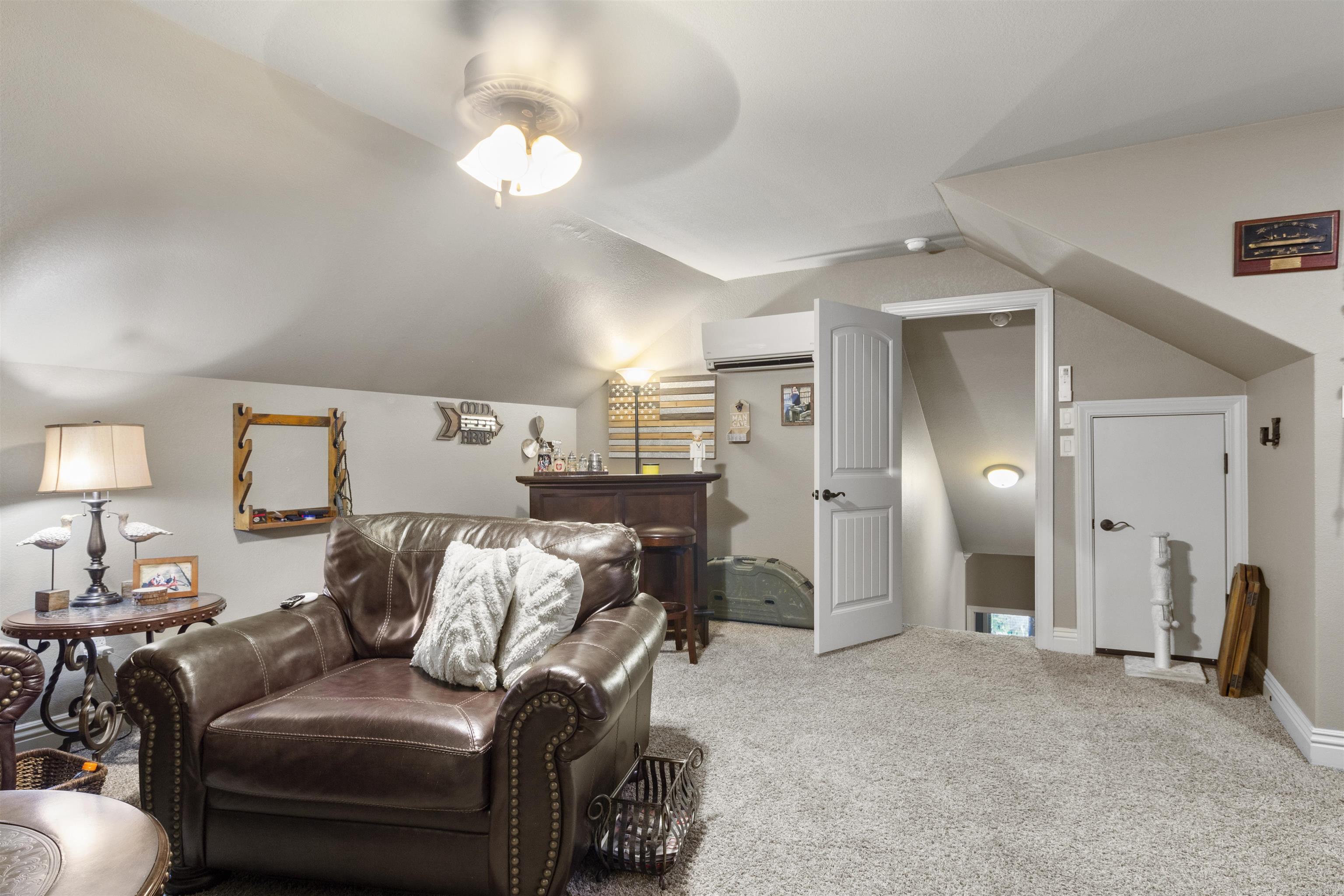 COUNTRY CLUB OF ARK THE - Residential