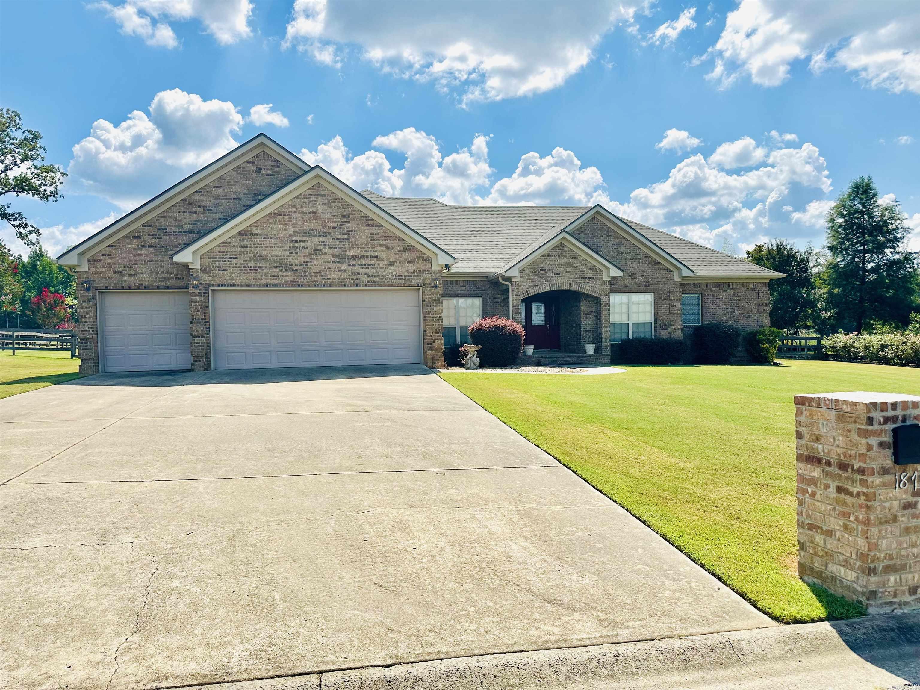 This beautifully maintained 3-bedroom, 2.5-bath home in the highly desirable River Plantation neighborhood offers the perfect blend of comfort and style. Step into a spacious, light-filled layout featuring a dedicated home officeāideal for remote work or a quiet study space. Enjoy the outdoors year-round from the screened-in back porch, perfect for morning coffee or evening relaxation. Inside, the open floor plan flows effortlessly, making entertaining easy with a well-appointed kitchen and generous living areas. Nestled in a peaceful community just minutes from the river and I-40, this home offers both tranquility and convenience. Donāt miss the opportunity to make this one yours!