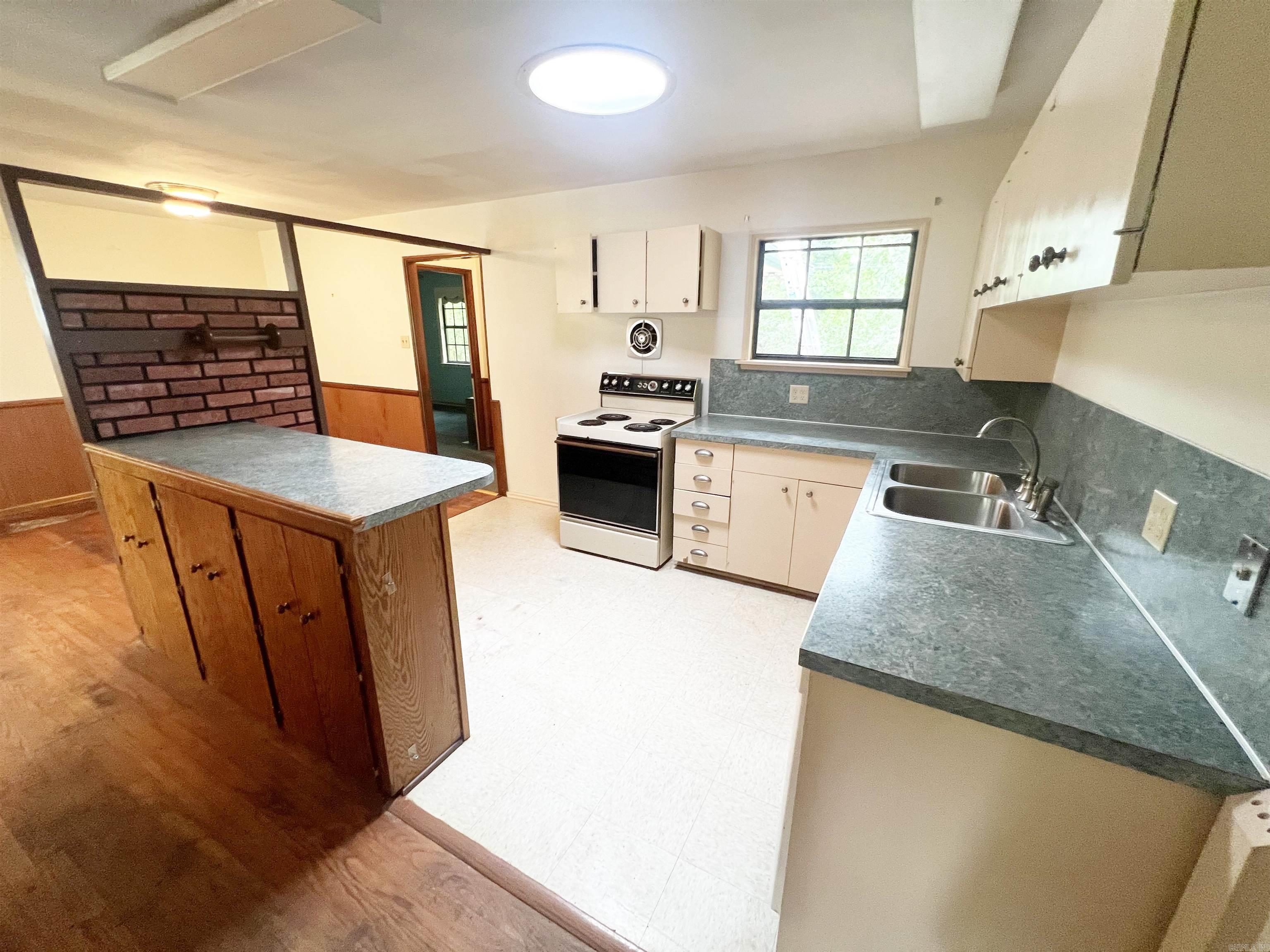 MEADOWCLIFF - Residential