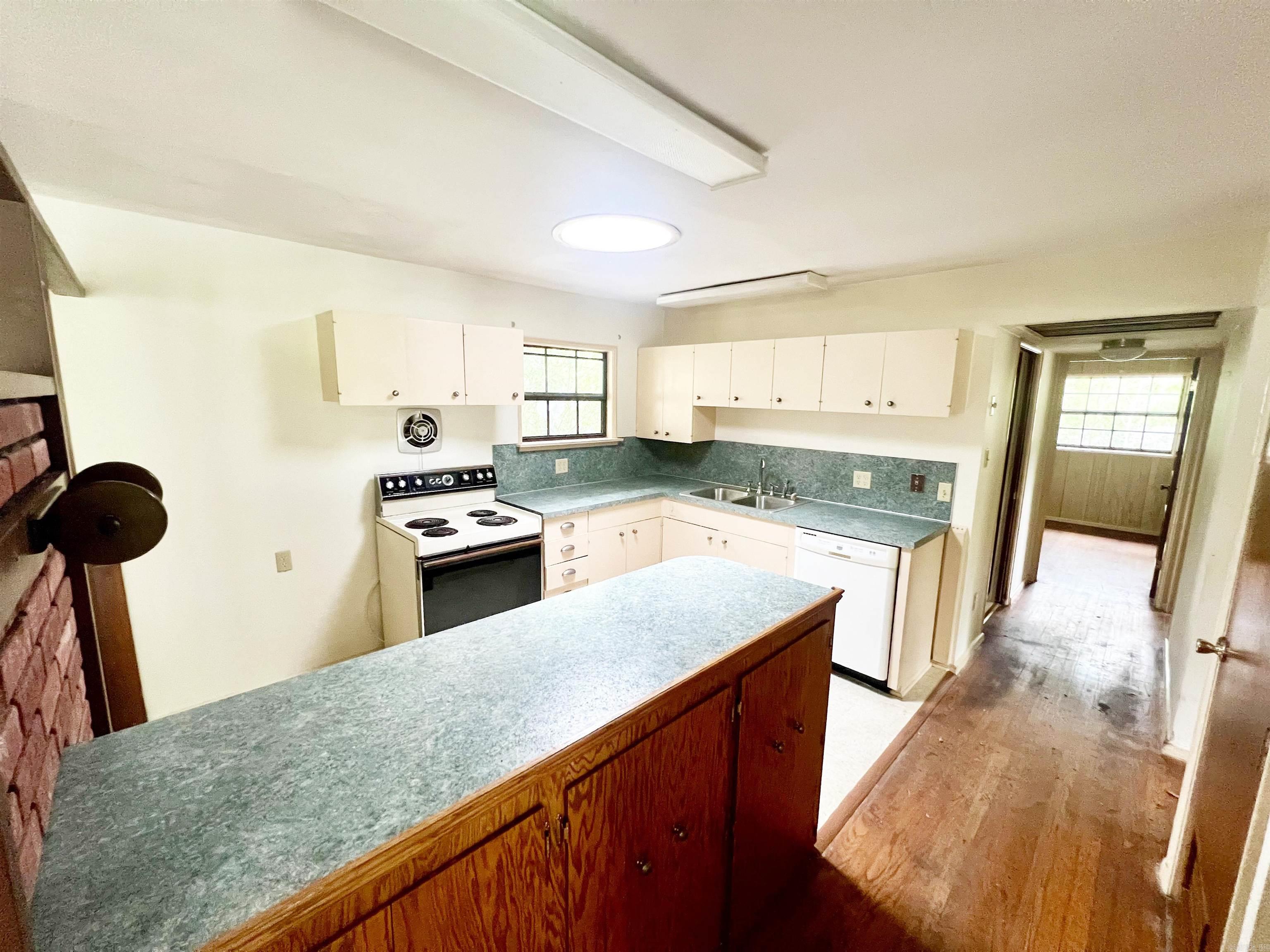 MEADOWCLIFF - Residential