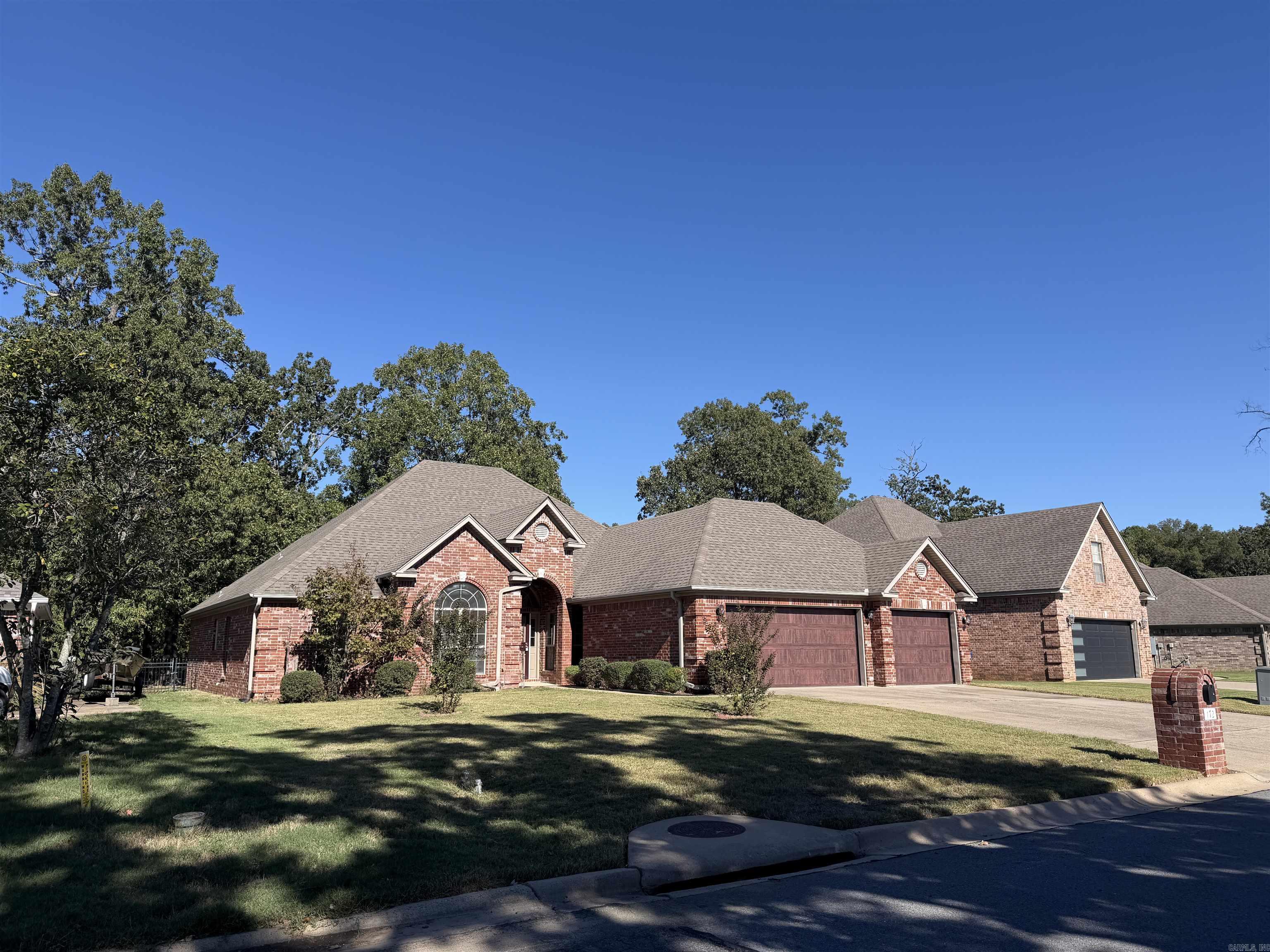 COUNTRY CLUB OF ARK THE - Residential