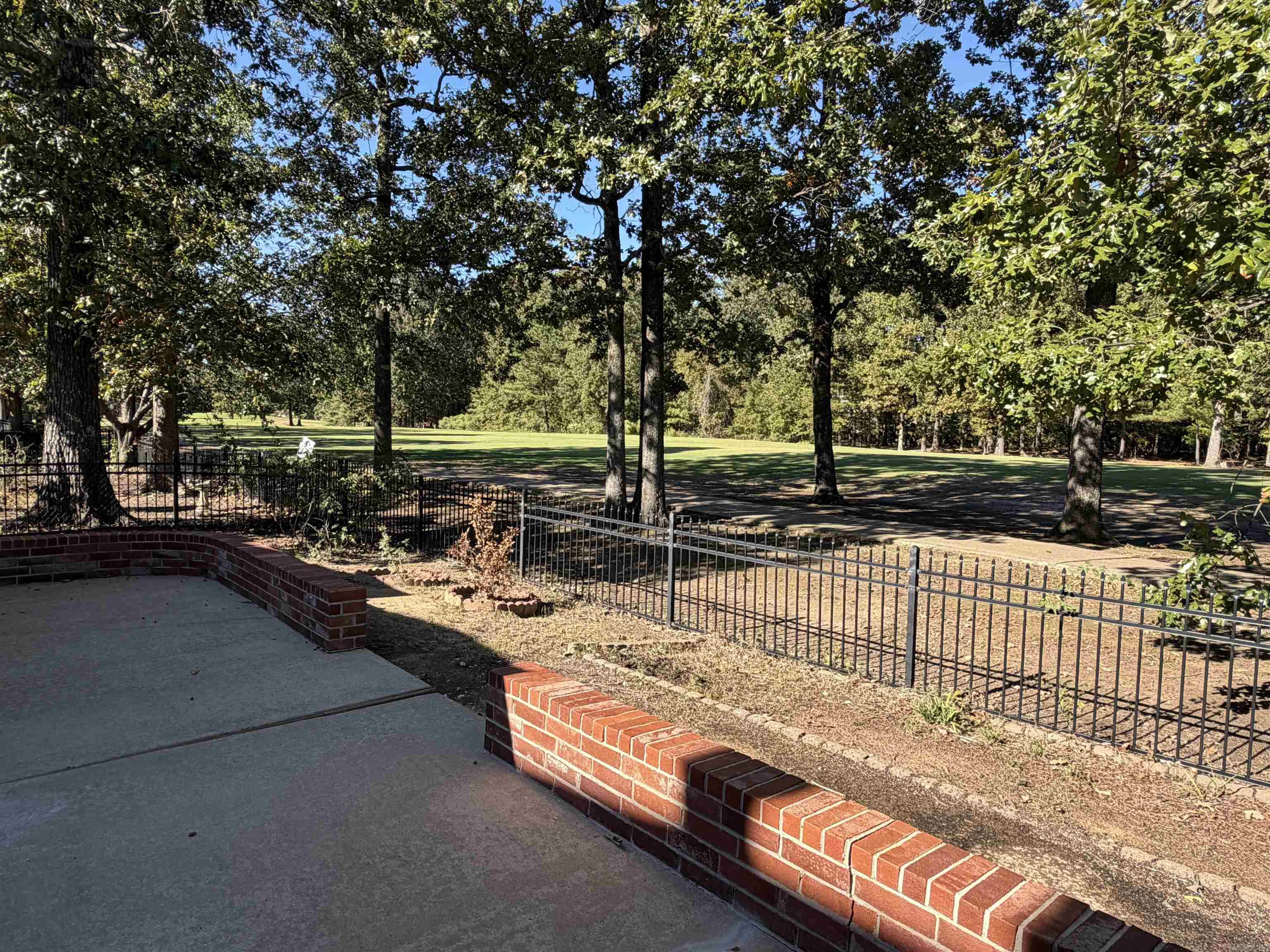 COUNTRY CLUB OF ARK THE - Residential