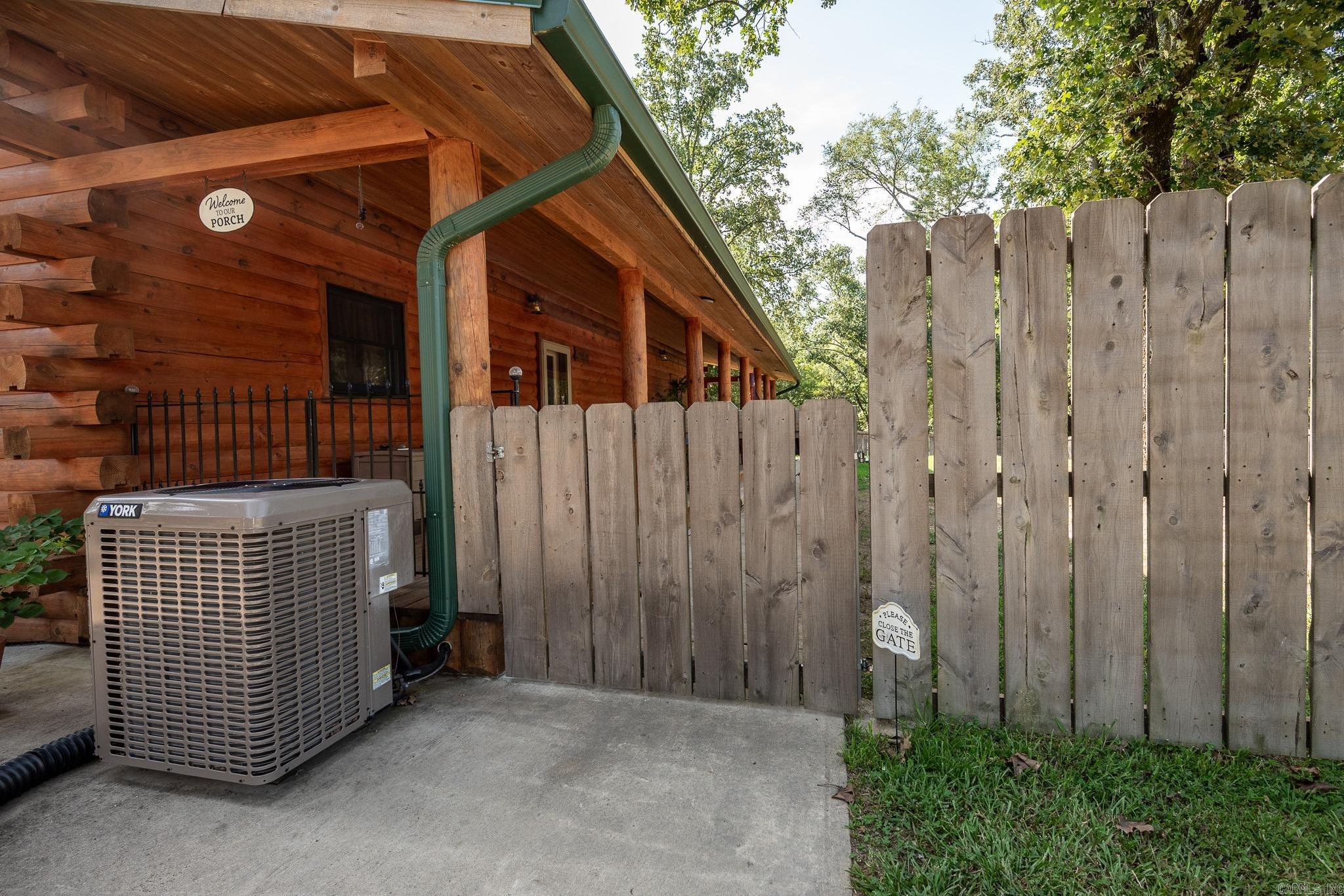 Mena Acreage - Residential