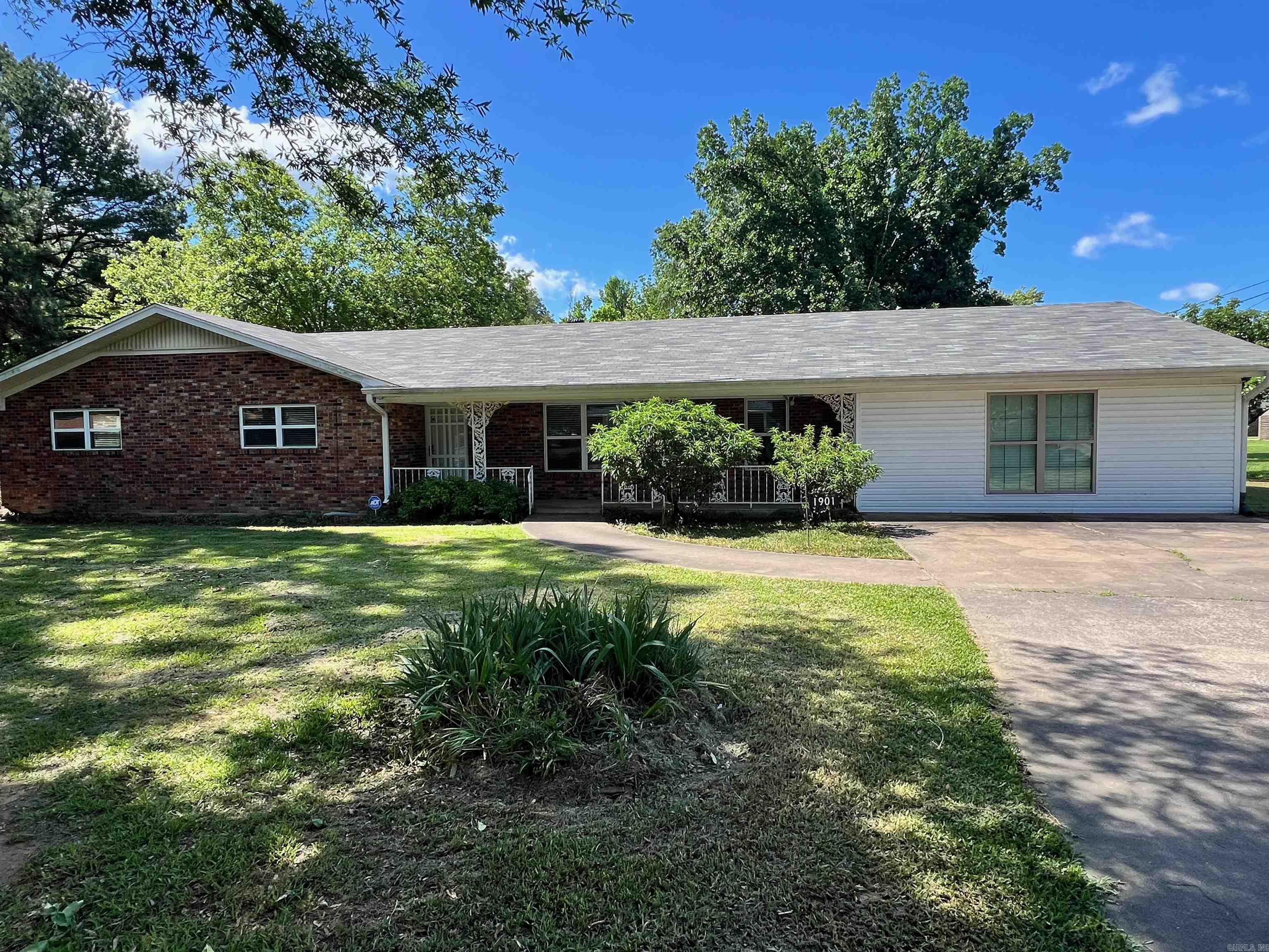 GREEN ACRES - Residential