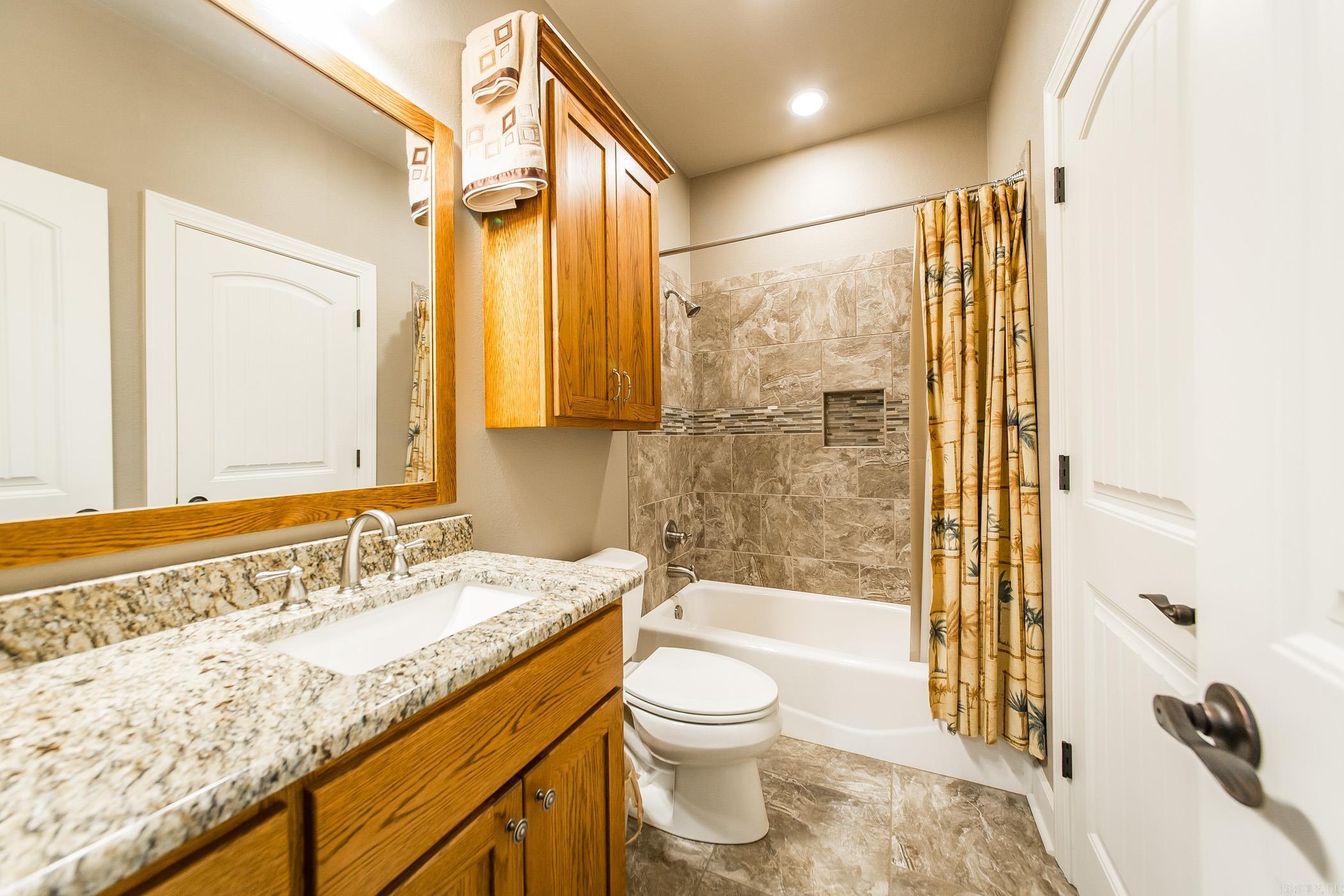 SILVER SHORES - Residential