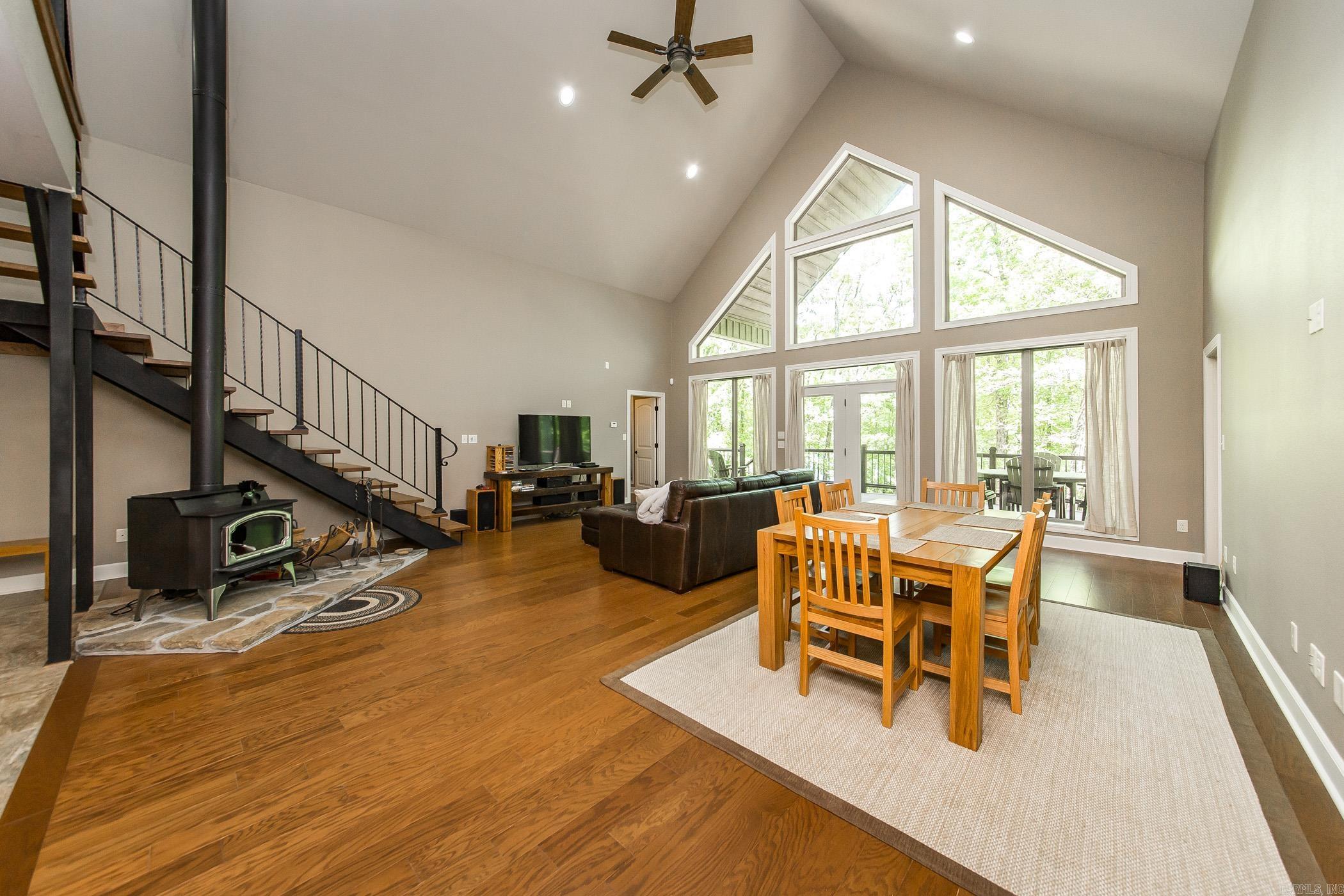 SILVER SHORES - Residential