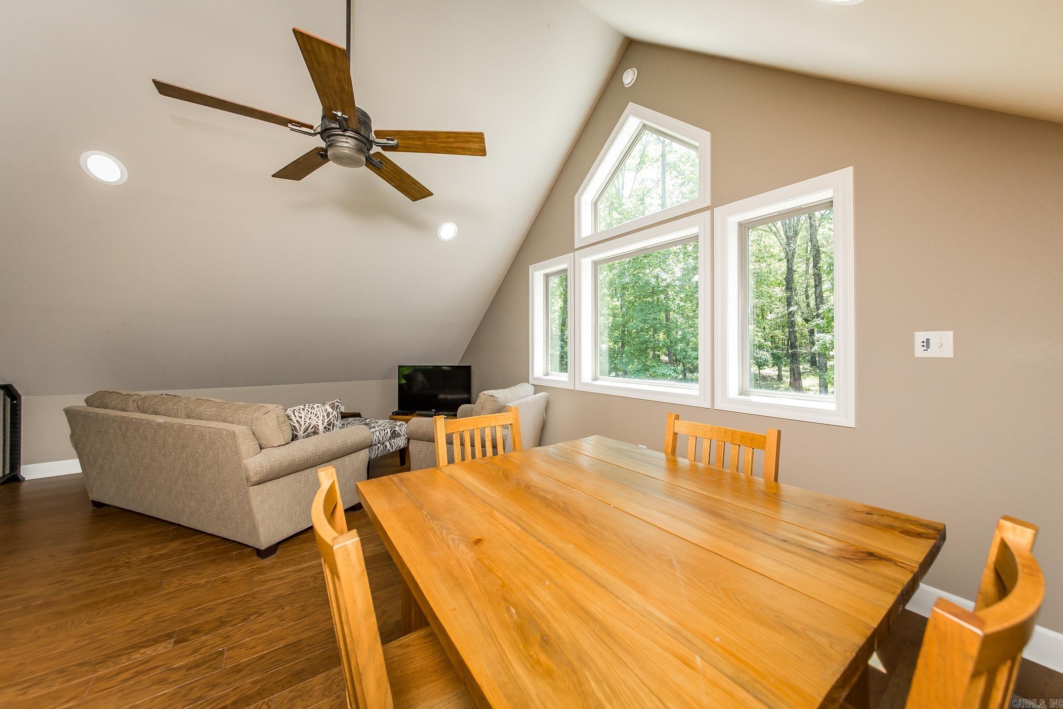 SILVER SHORES - Residential