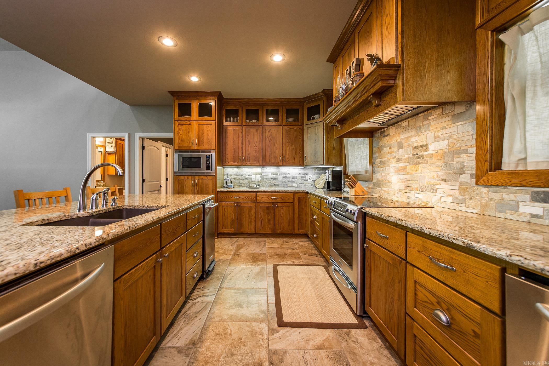 SILVER SHORES - Residential