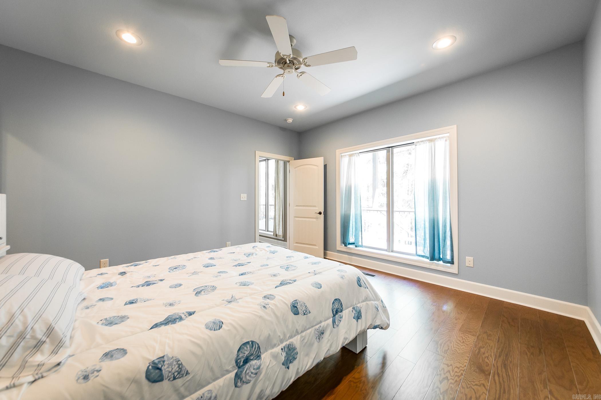SILVER SHORES - Residential