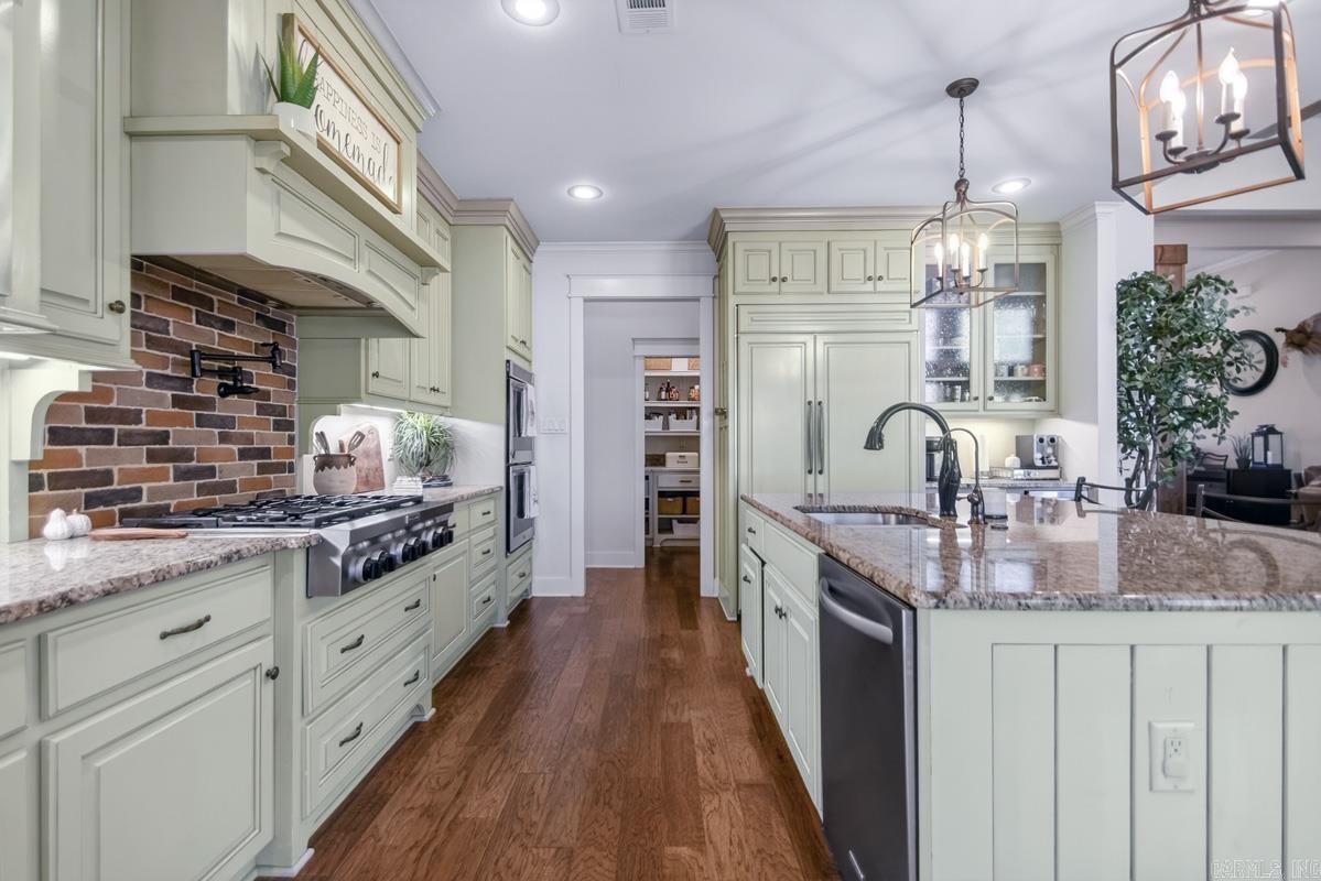 EAGLE RIDGE ESTATES - Residential