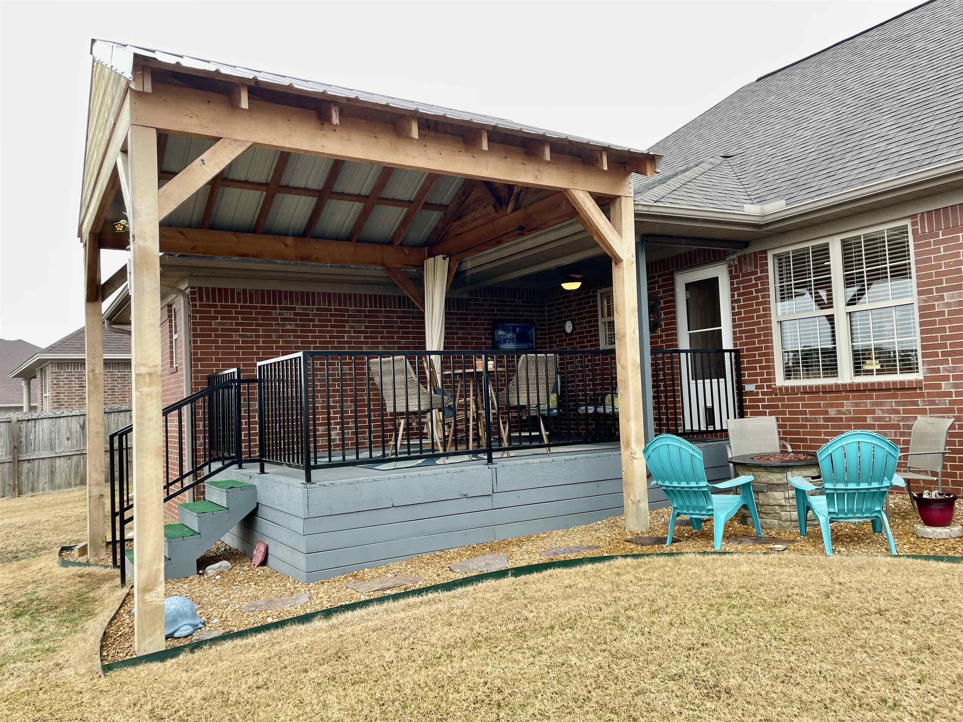 RIVER OAKS - Residential