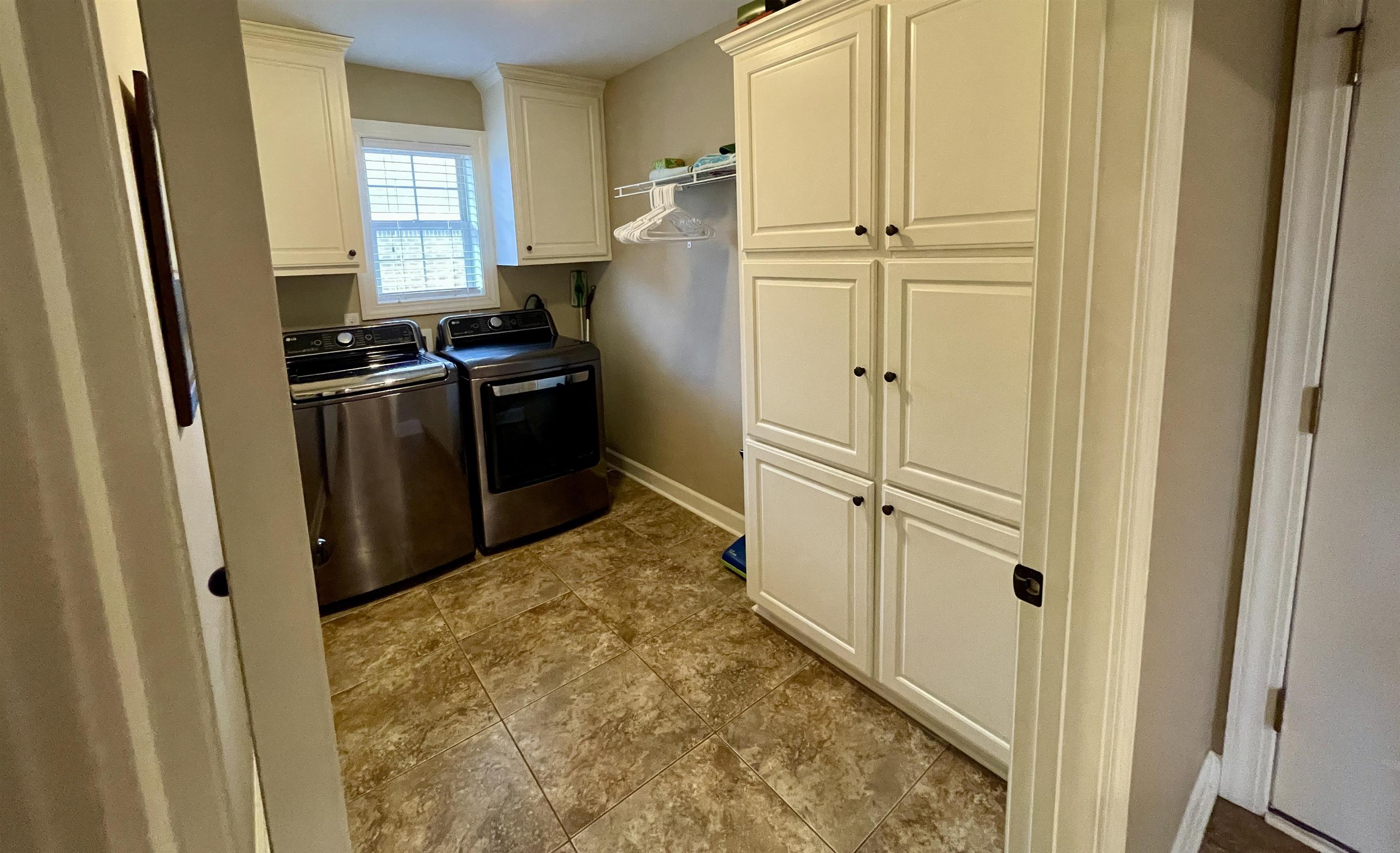 RIVER OAKS - Residential