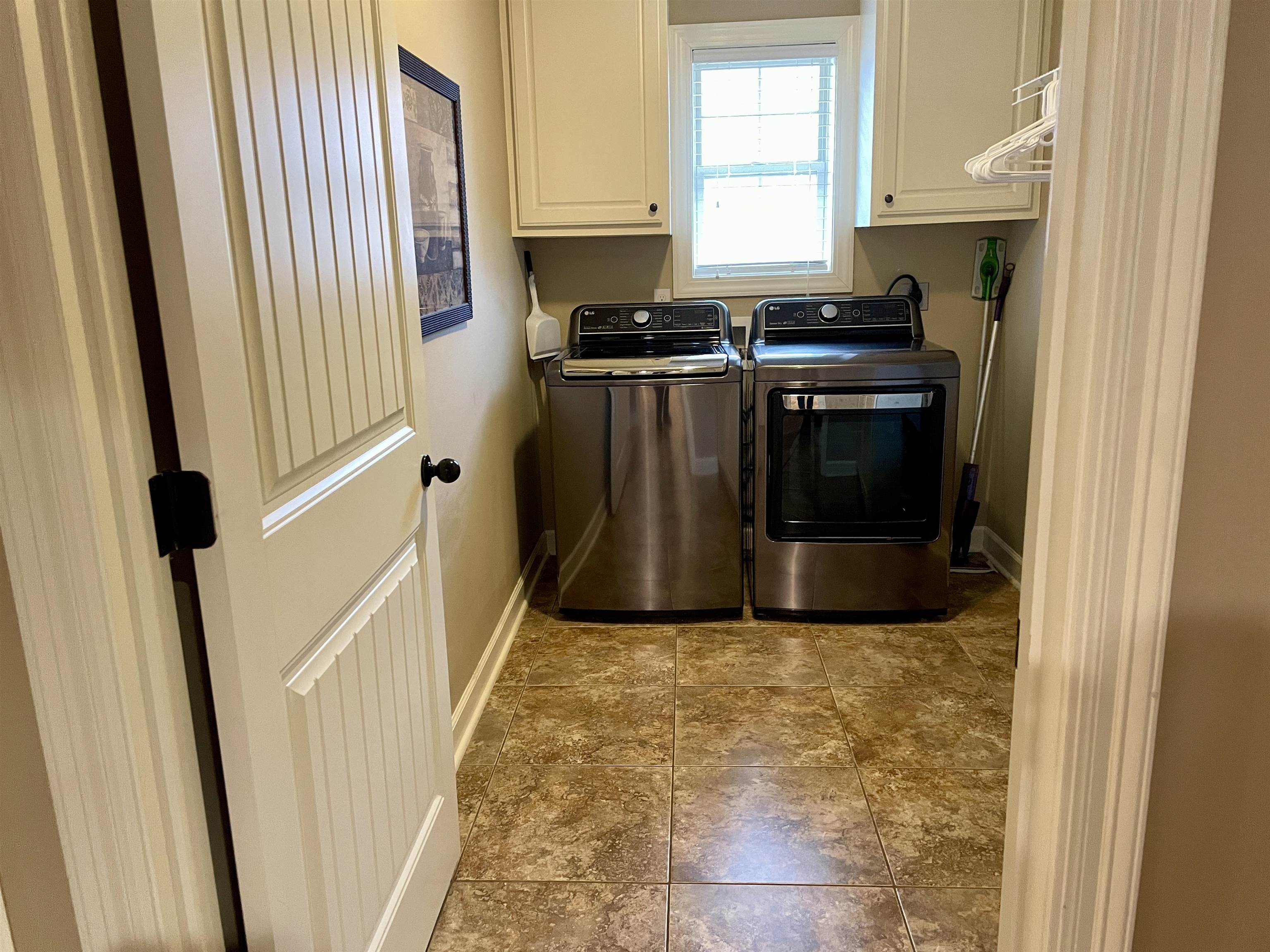 RIVER OAKS - Residential