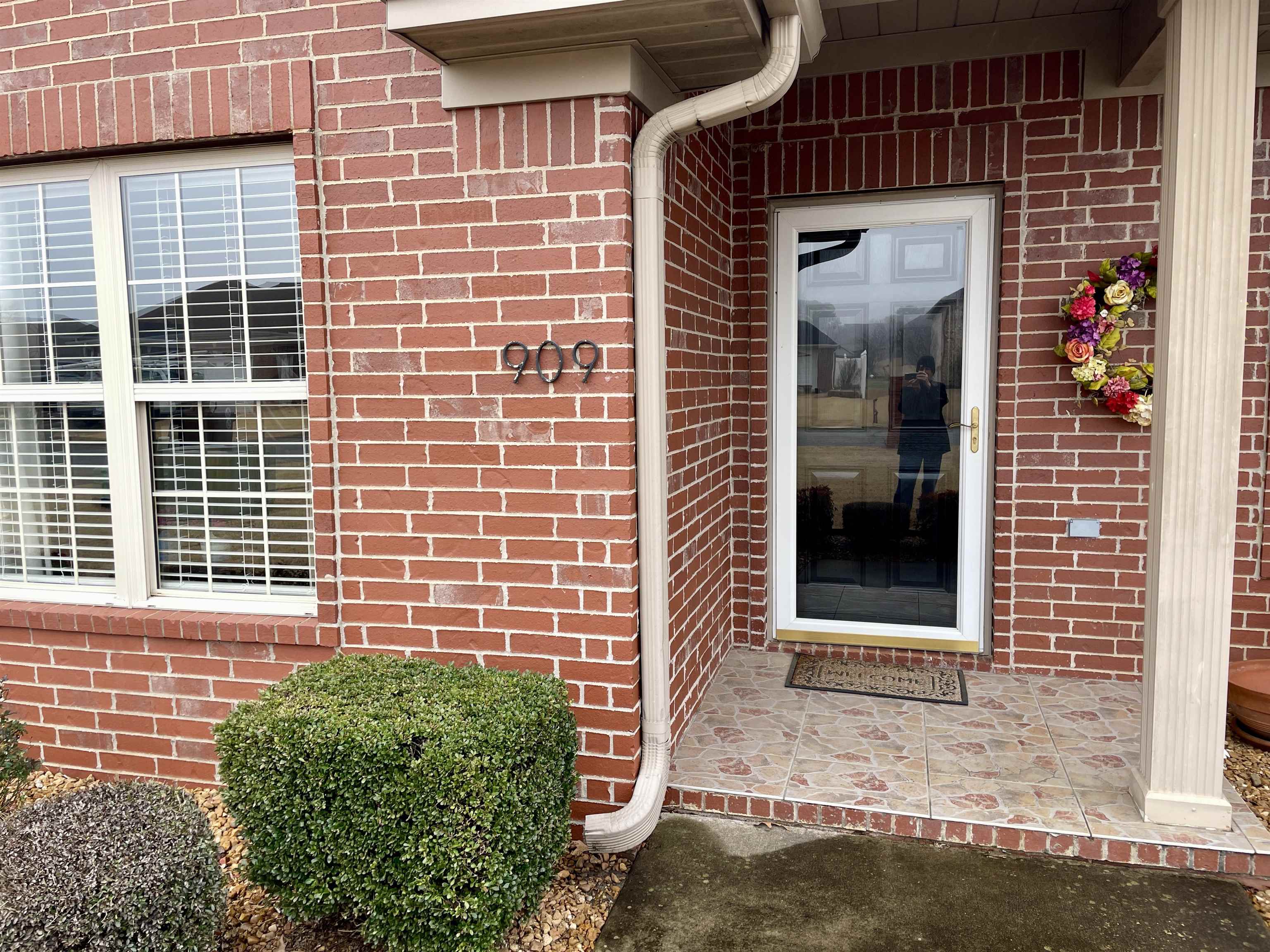 RIVER OAKS - Residential