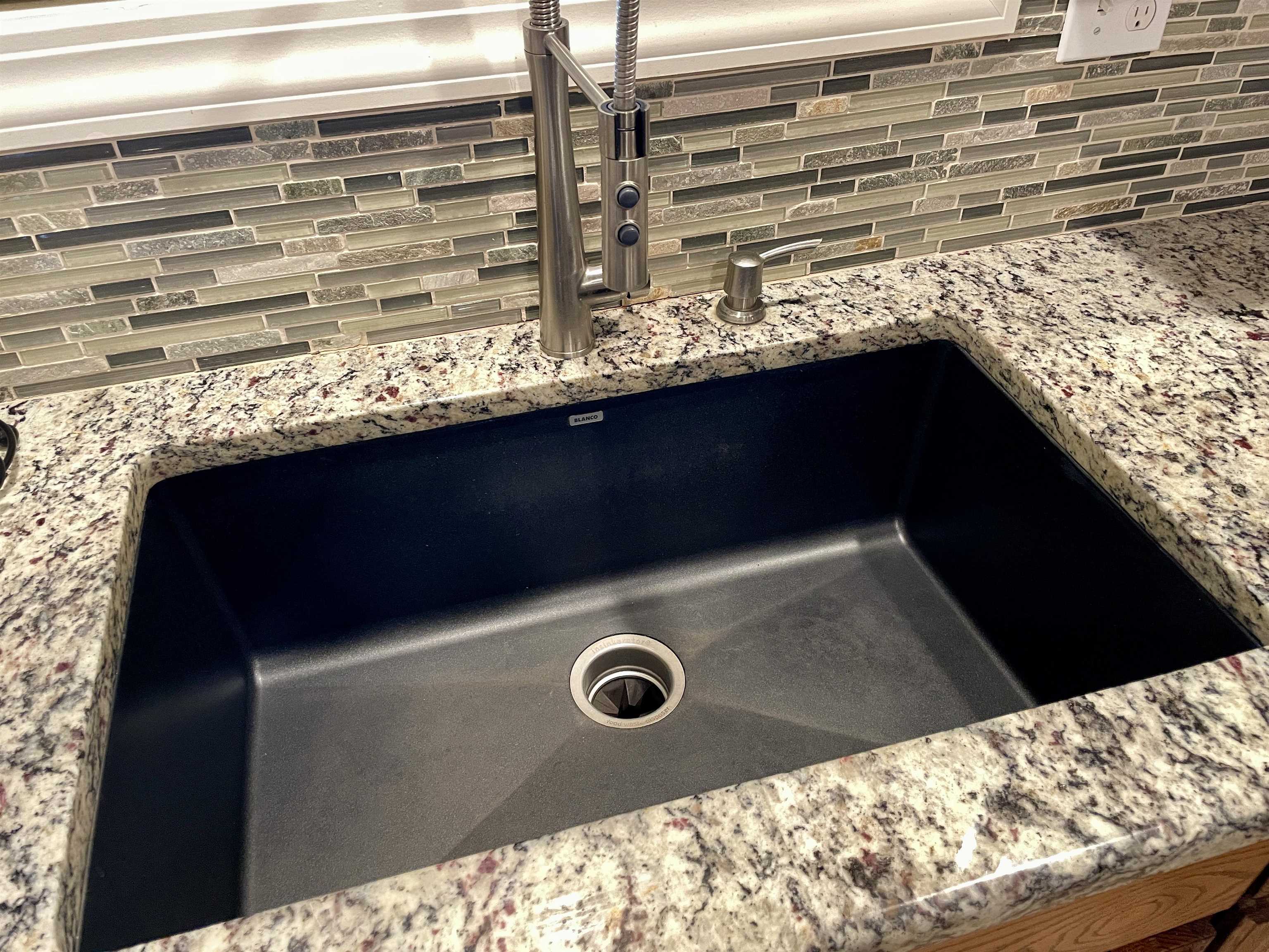 RIVER OAKS - Residential