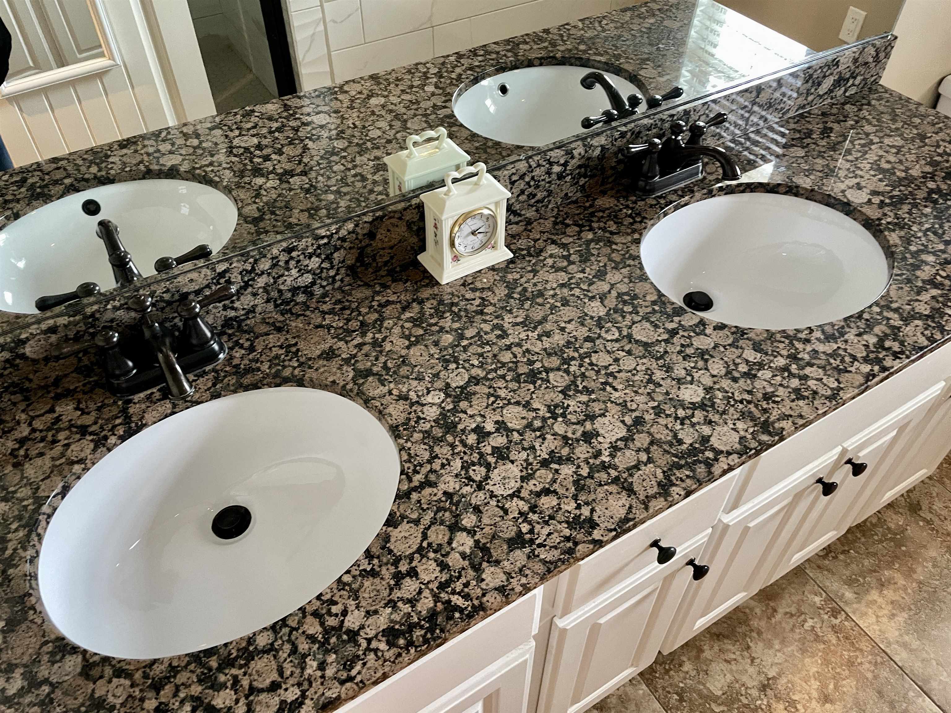 RIVER OAKS - Residential