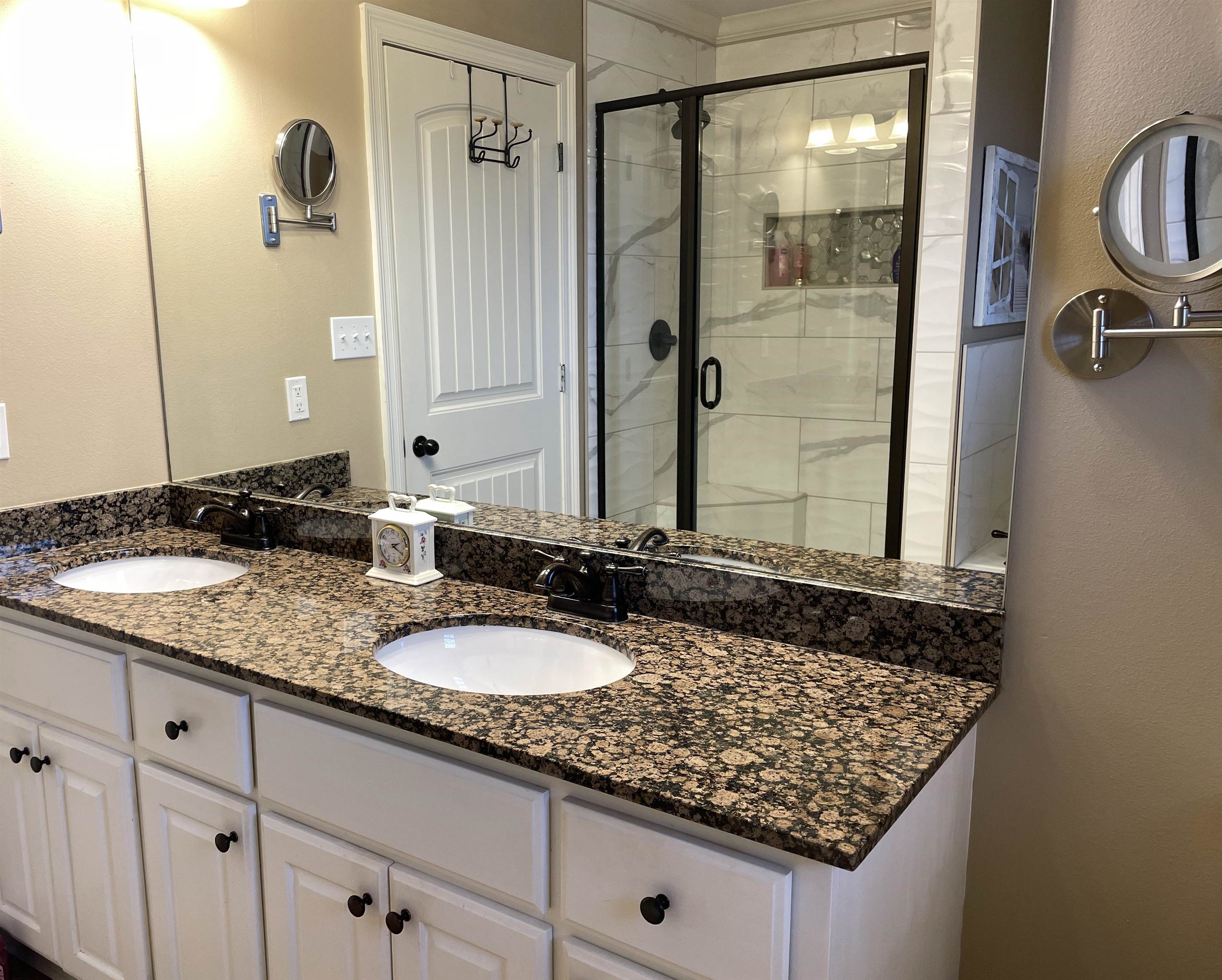 RIVER OAKS - Residential