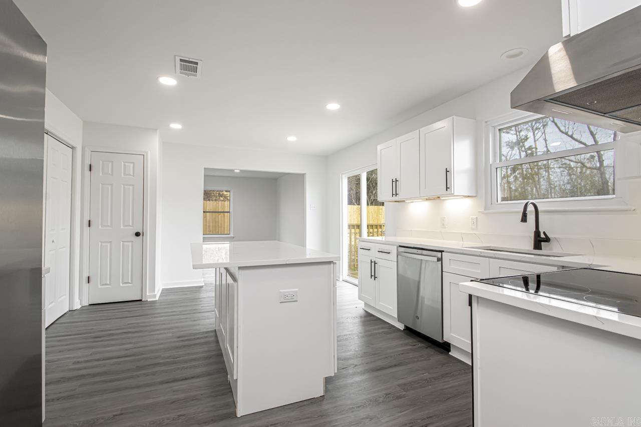 LUDINGTON HGTS - Residential