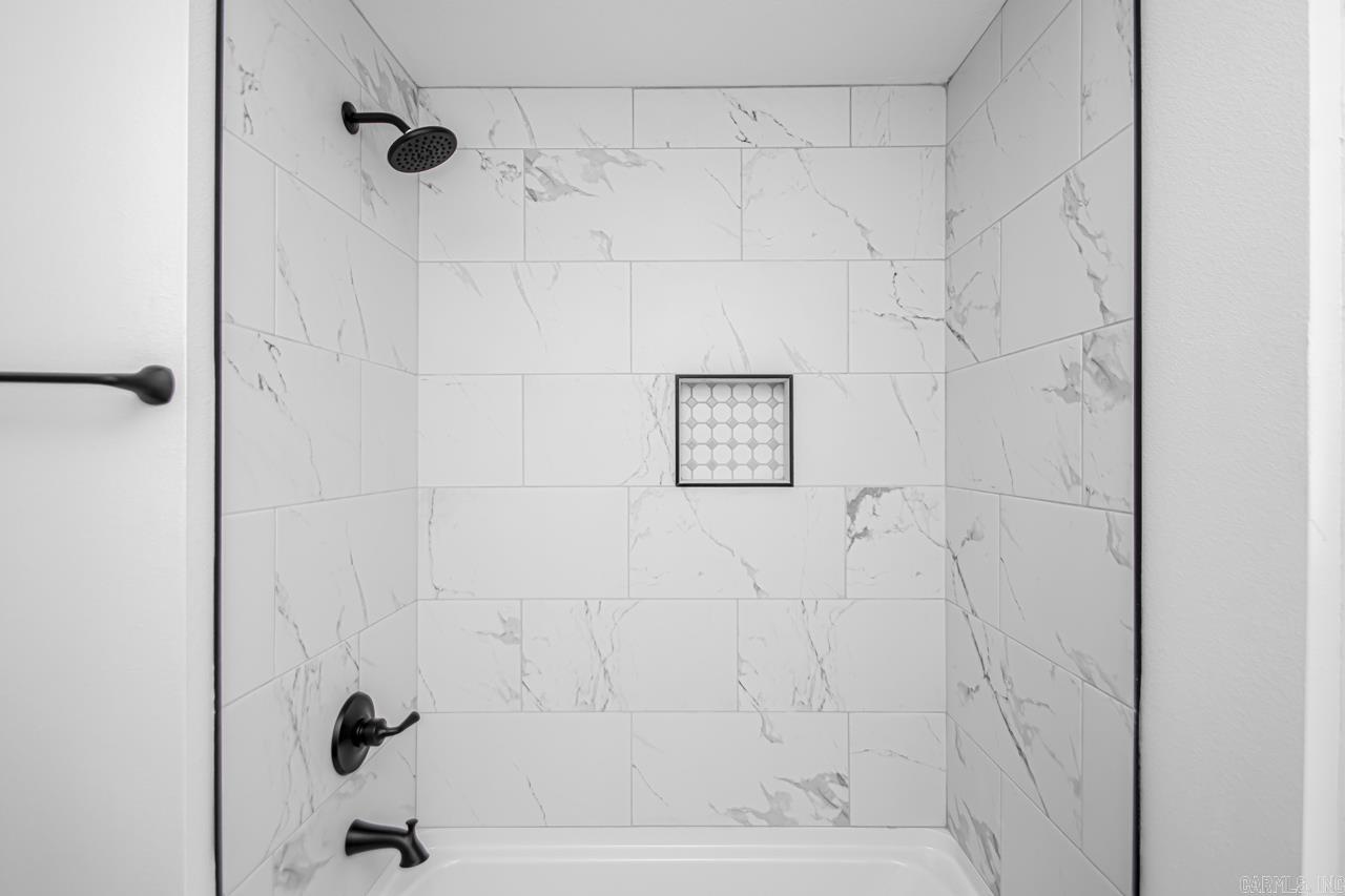 LUDINGTON HGTS - Residential