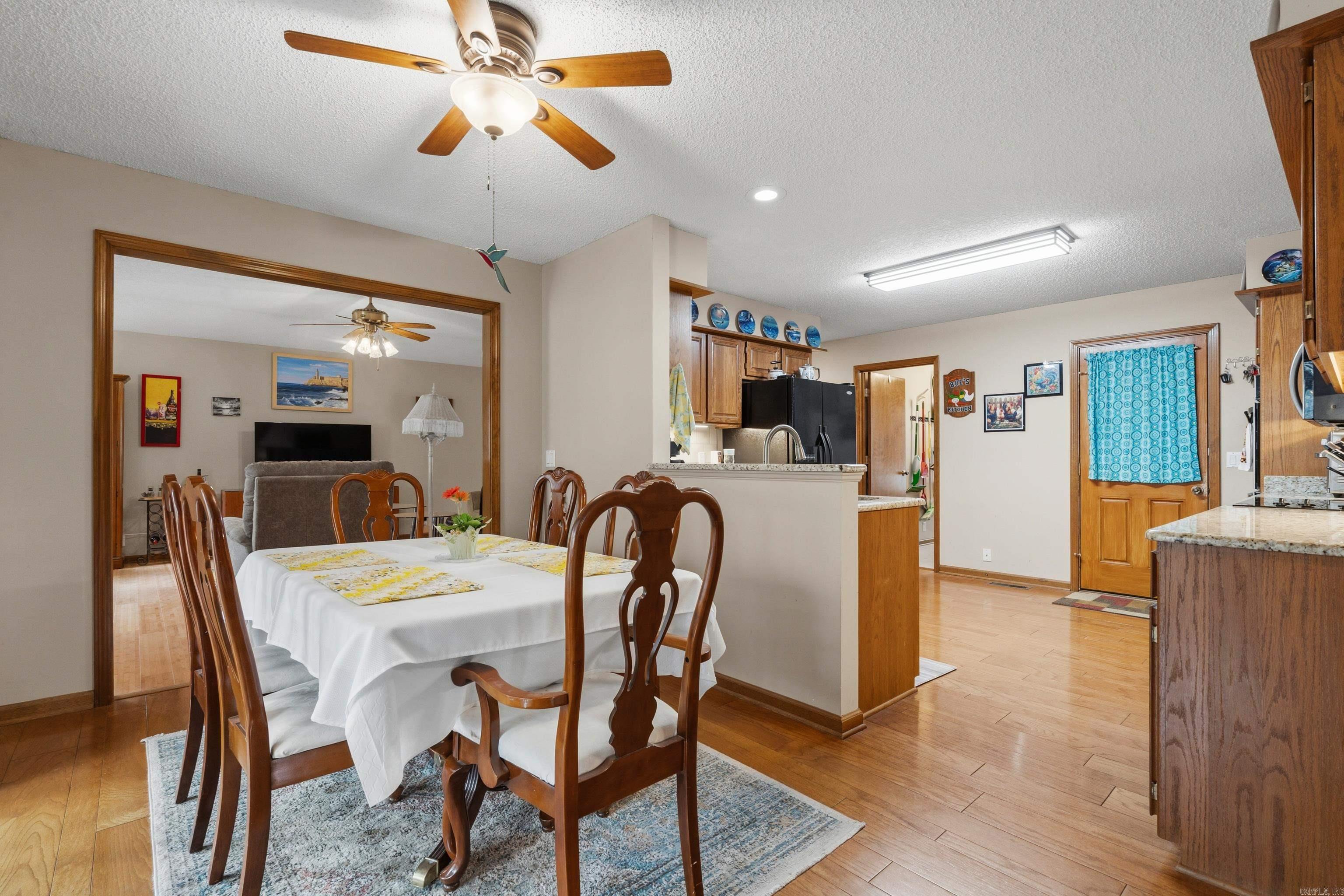 LANZA COURTS - Residential