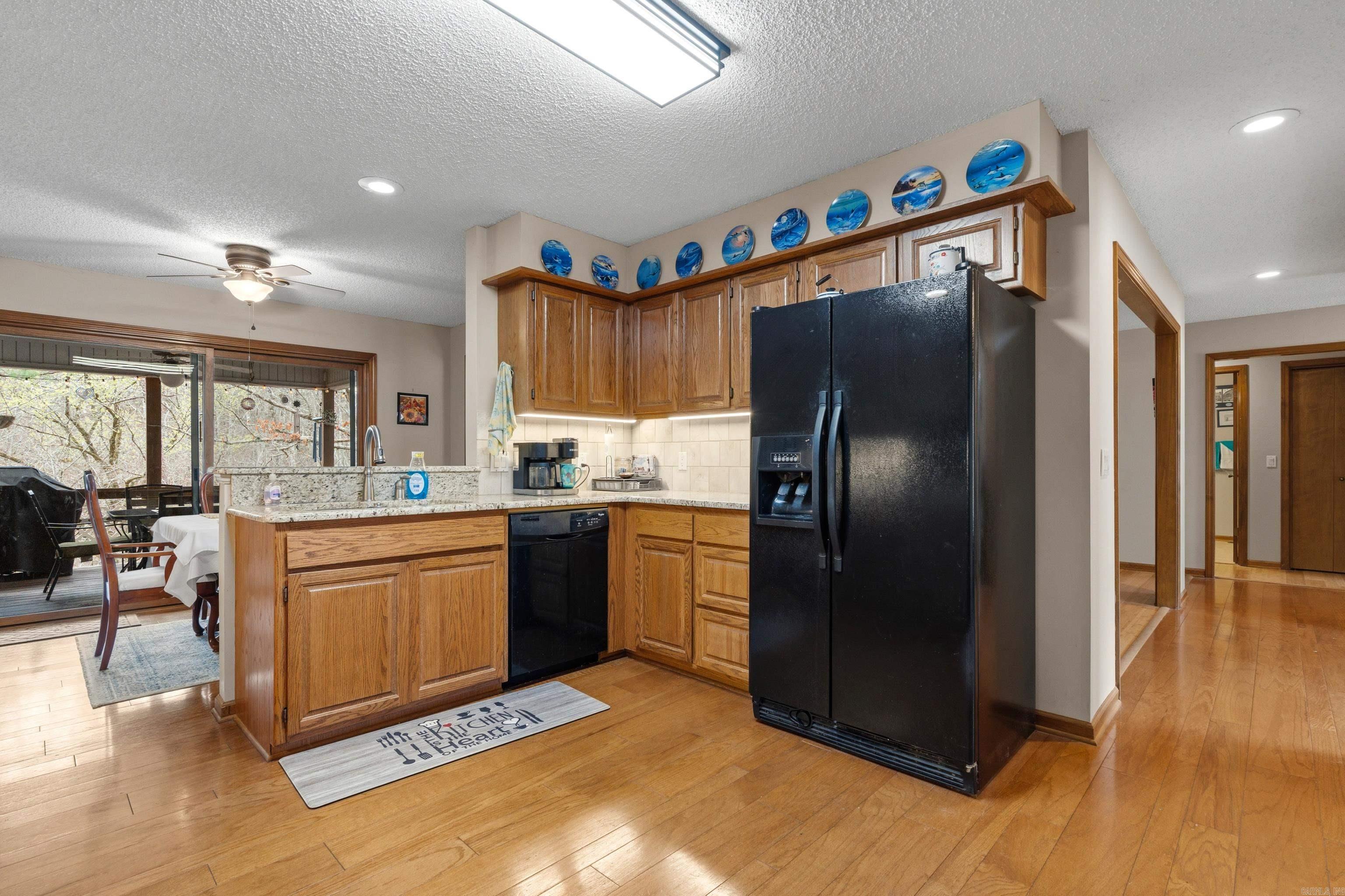 LANZA COURTS - Residential