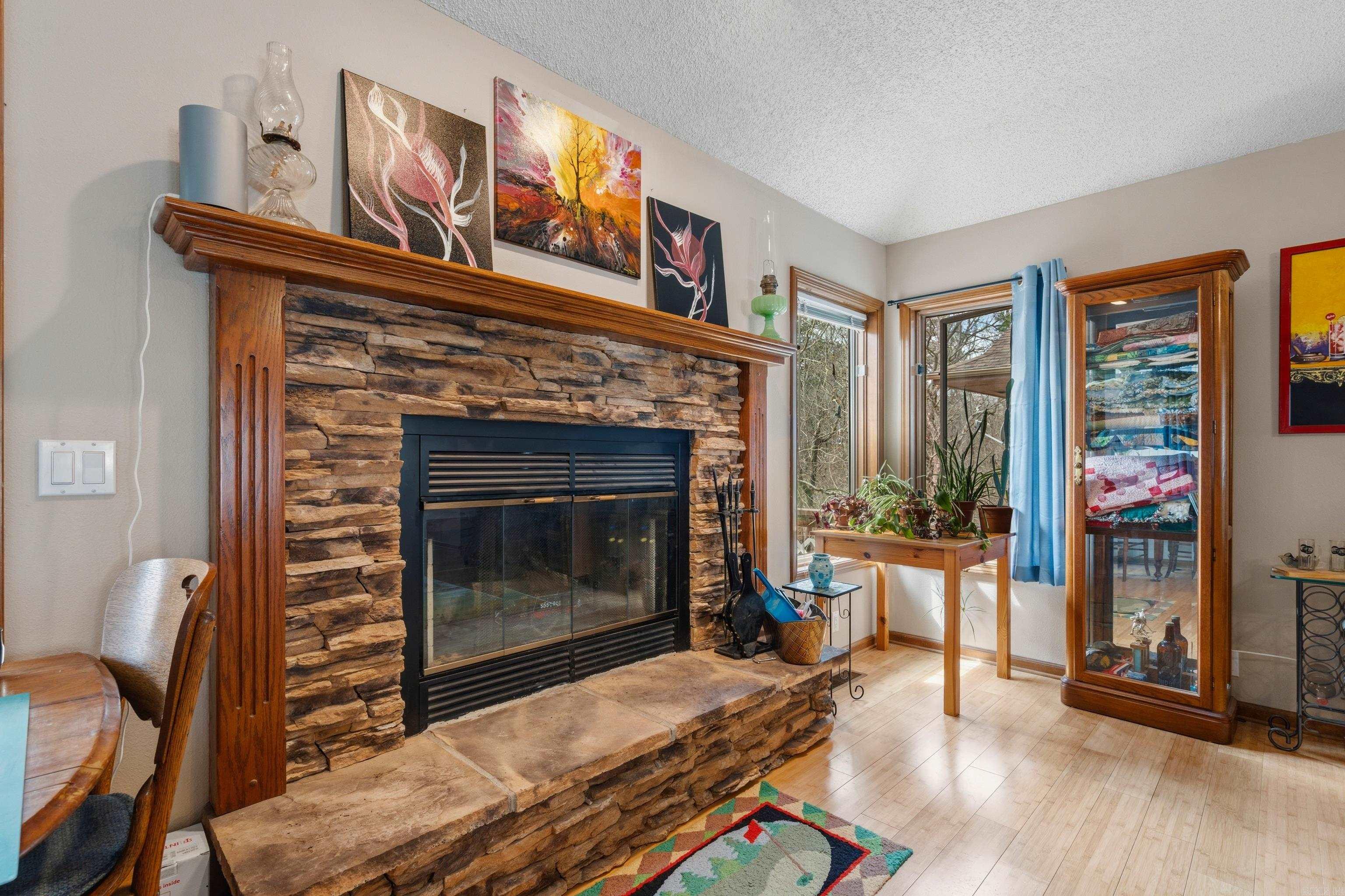 LANZA COURTS - Residential