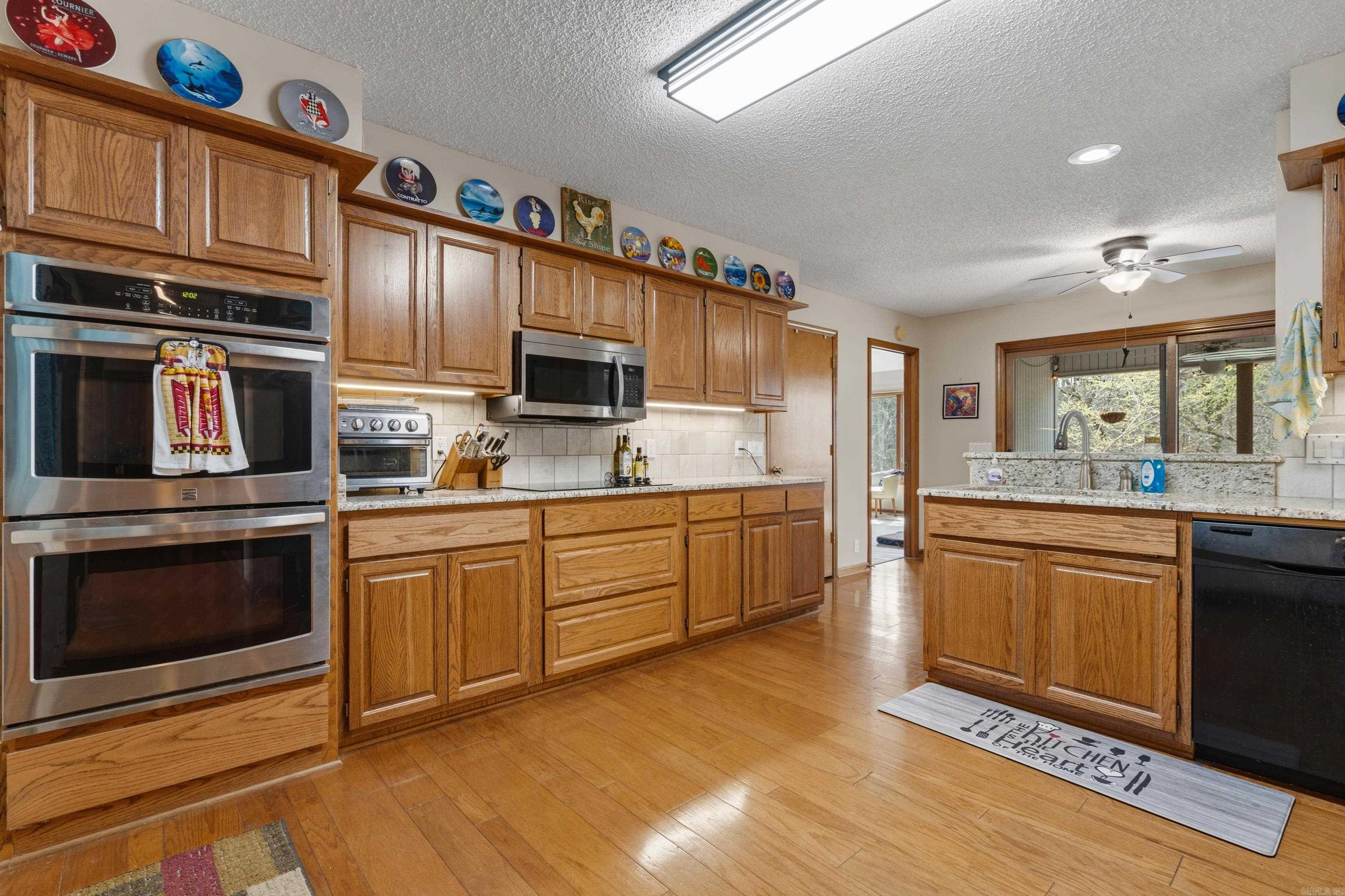 LANZA COURTS - Residential