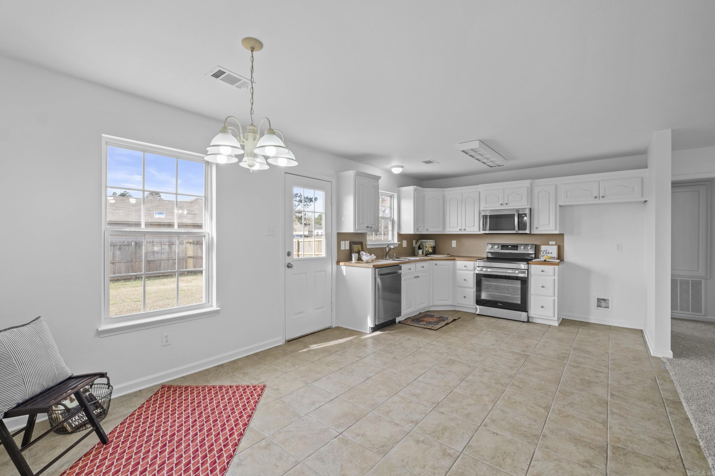 CLOVER RIDGE - Residential