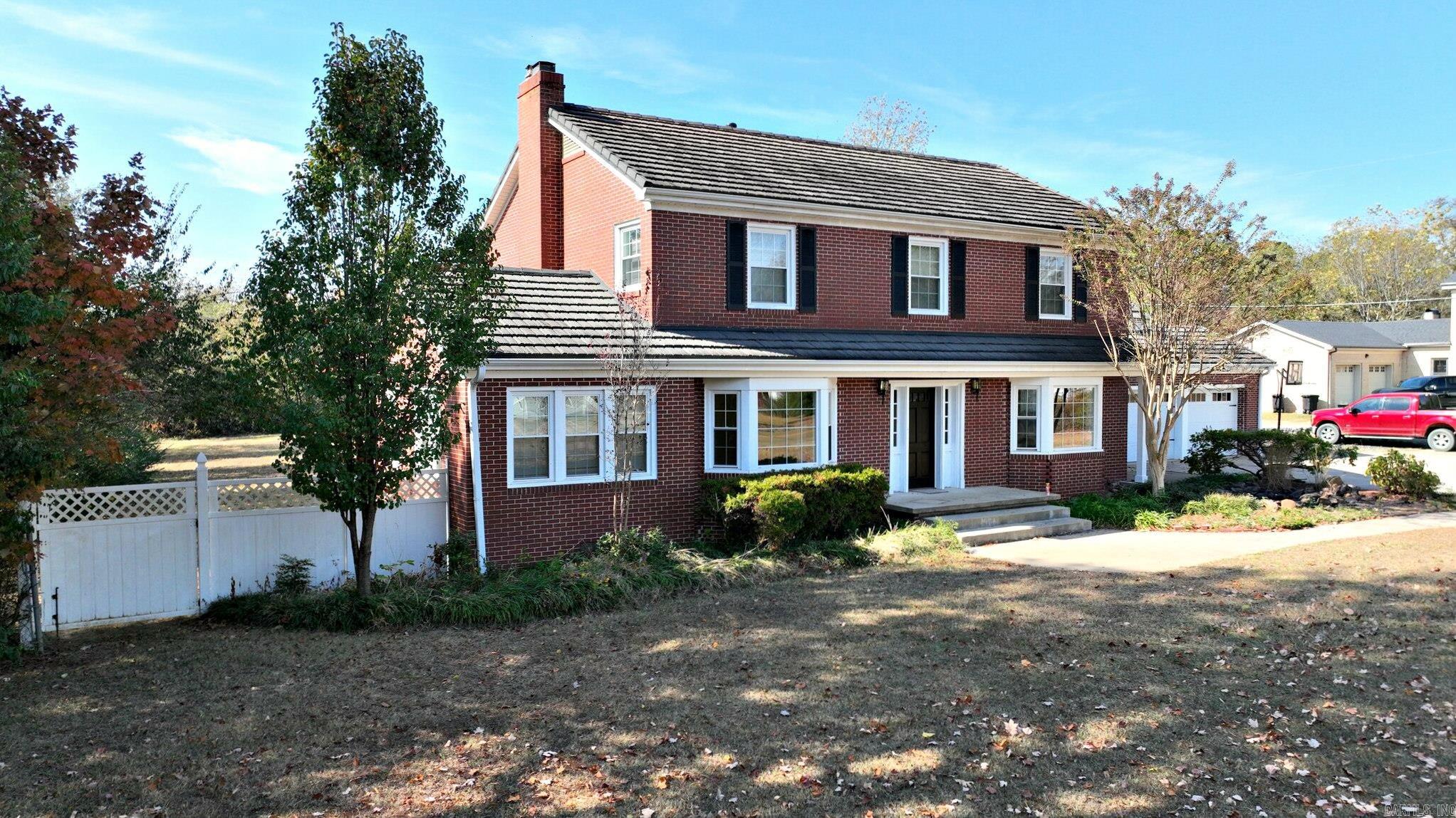 Halls Second - Residential