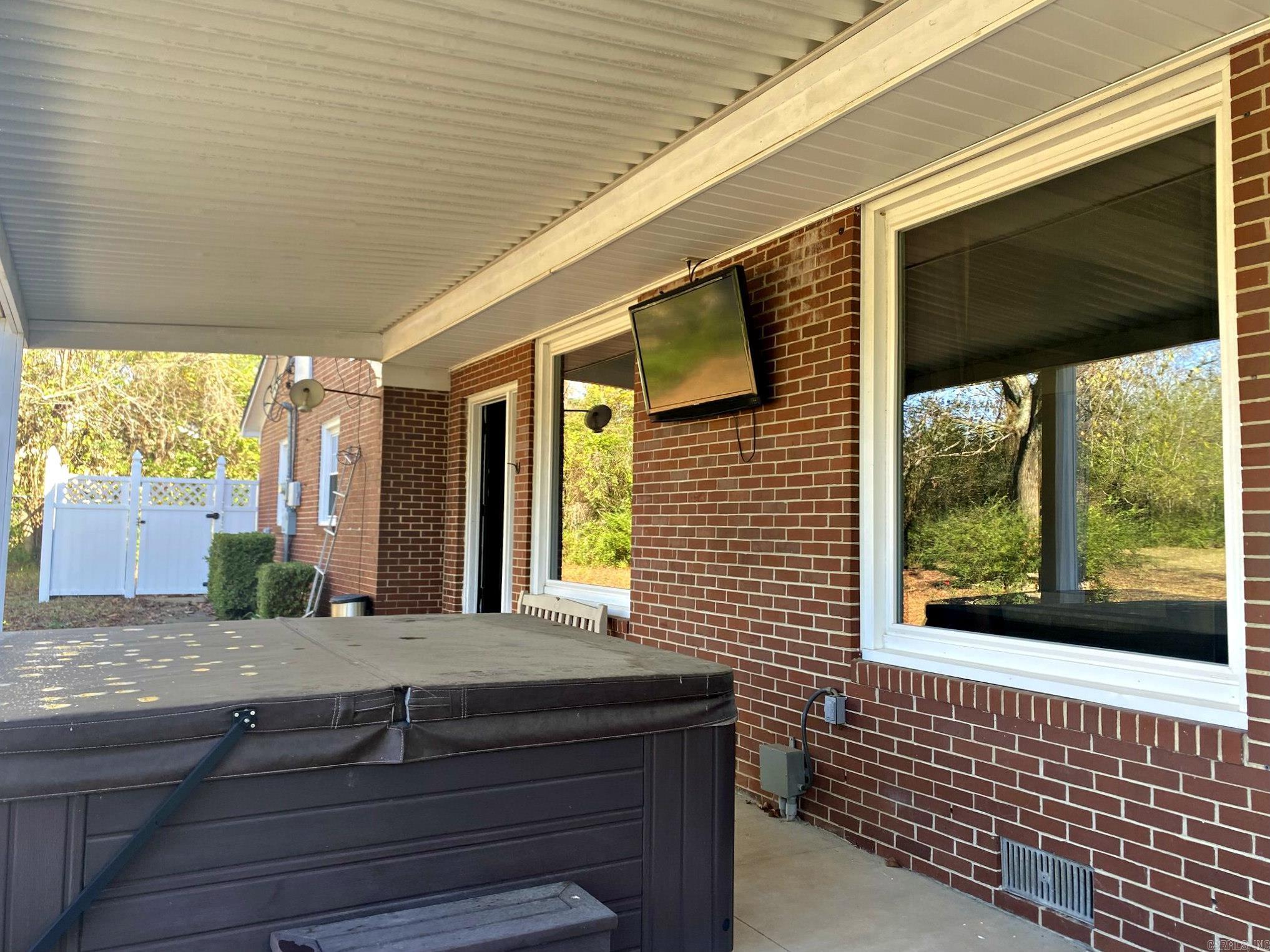 Halls Second - Residential