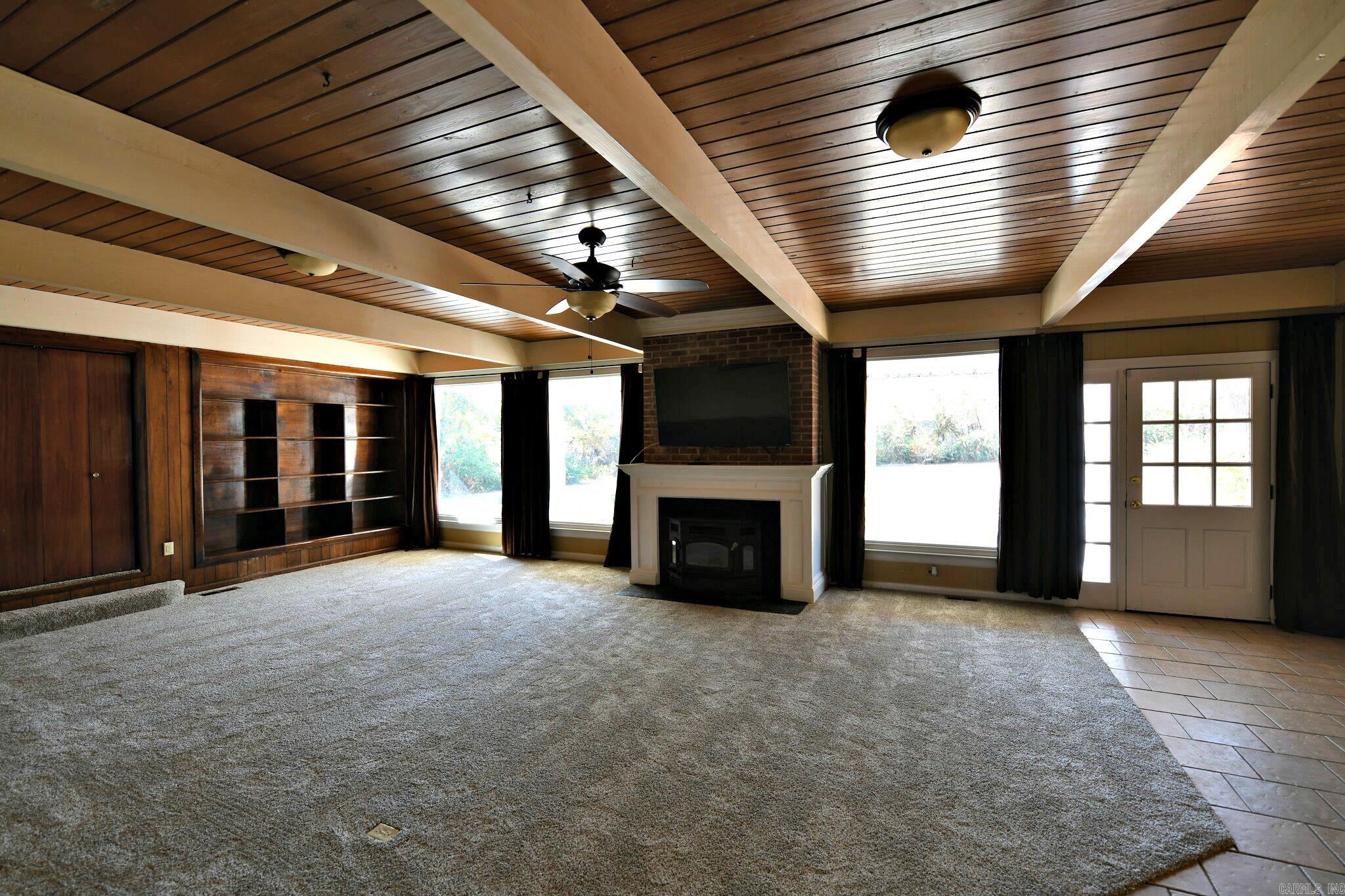 Halls Second - Residential