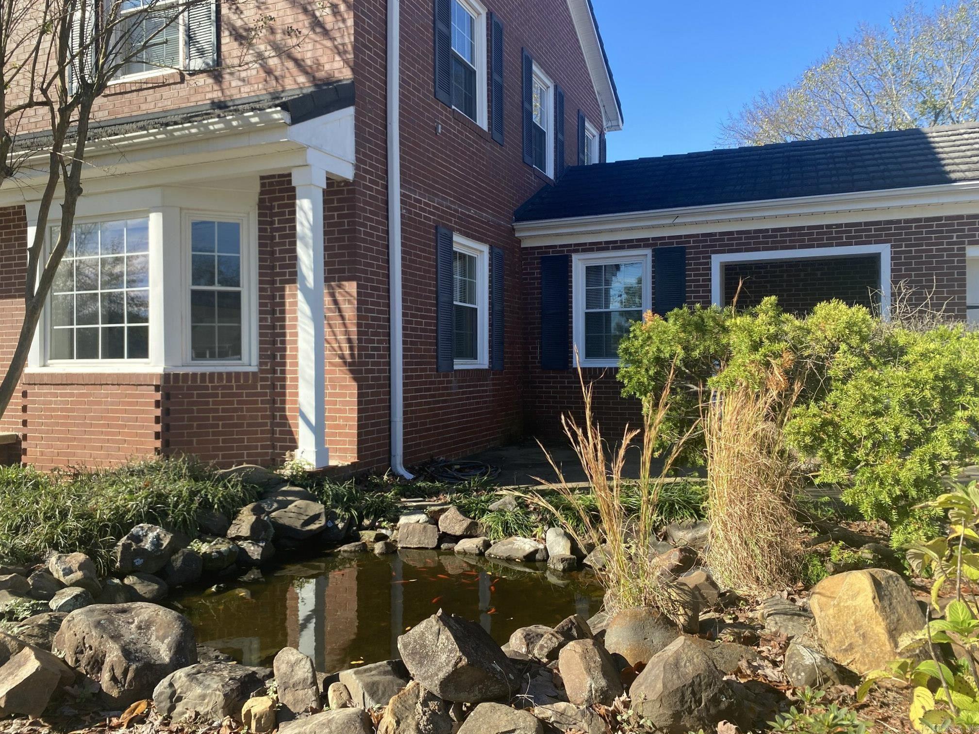 Halls Second - Residential