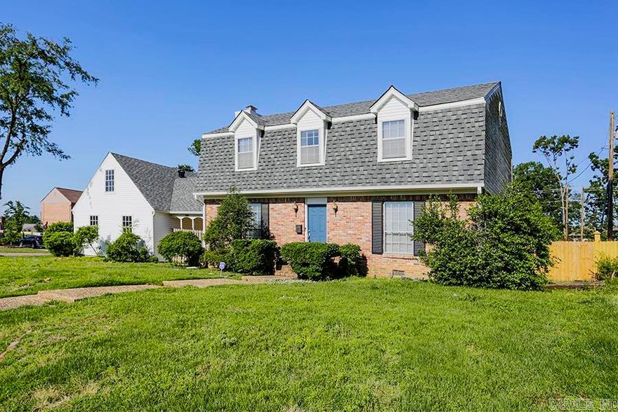 Wonderful Sturbridge home with so many lovely updates including new roof, new gutters, new fence, new dishwasher, new primary bedroom fan, & new den fan - all since winter of 2022! The kitchen is gorgeous with granite countertops and a pretty backsplash plus beautiful newer appliances including a refrigerator that can convey!The floor plan is great and features two living areas, a separate dining room with 3 bedrooms and two baths up.  There is also a powder room and laundry. This home is conveniently located close to shopping, schools, and restaurants.  POA amenities include a pool, playground, and tennis courts. Come see this delightful home! Agent remarks