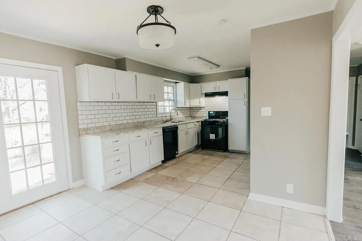 WAKEFIELD VILLAGE - Residential