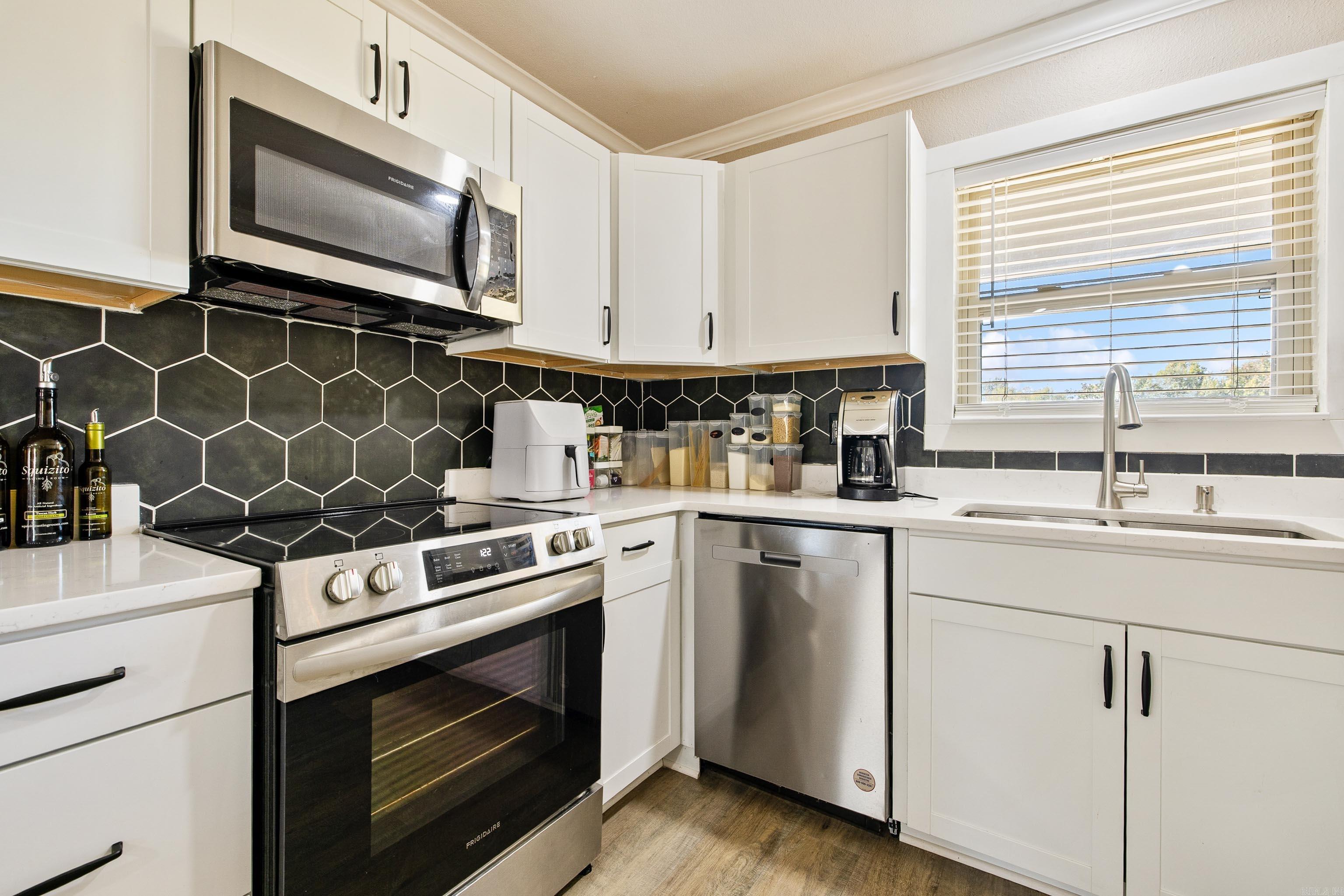 STONEWALL - Residential