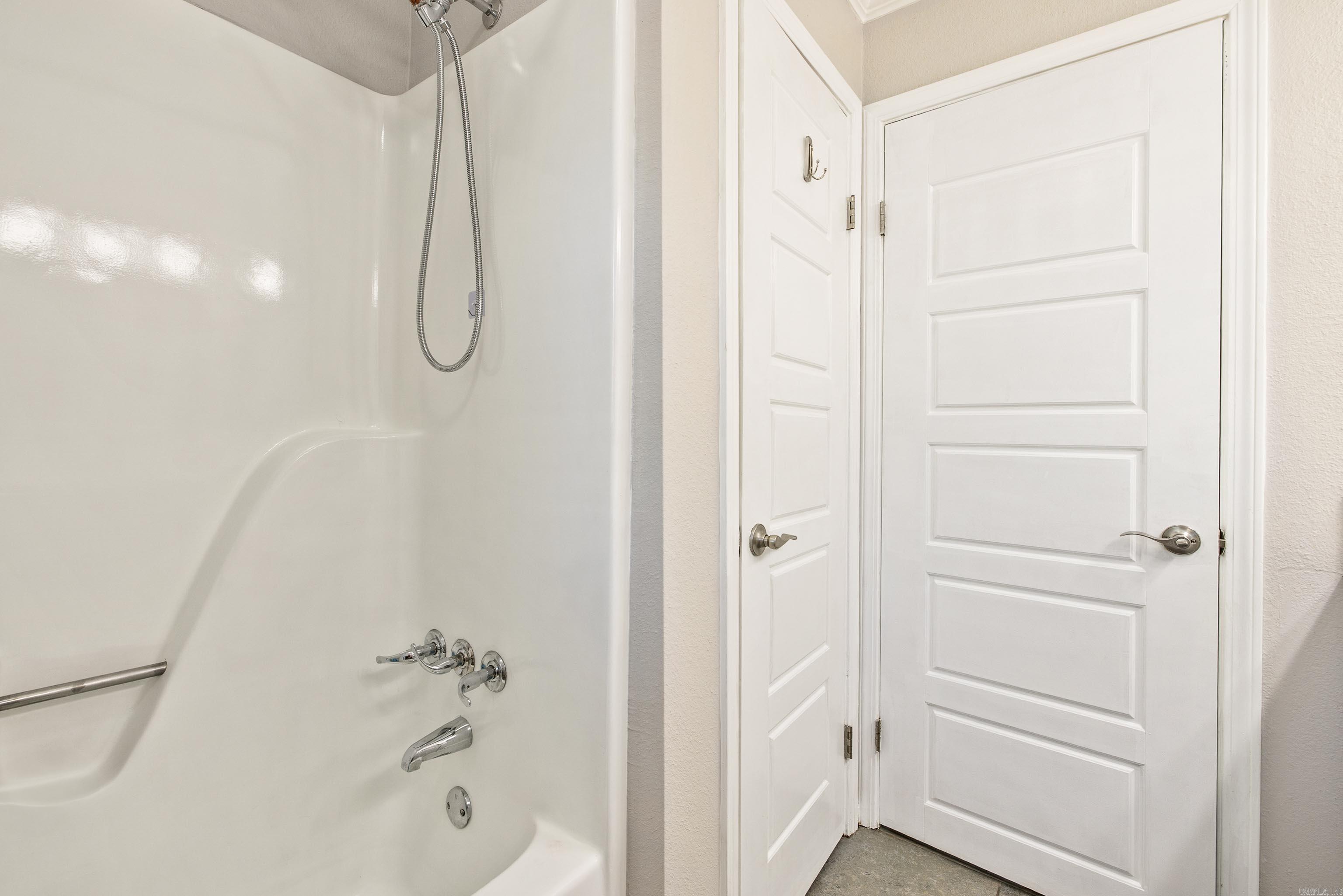 STONEWALL - Residential