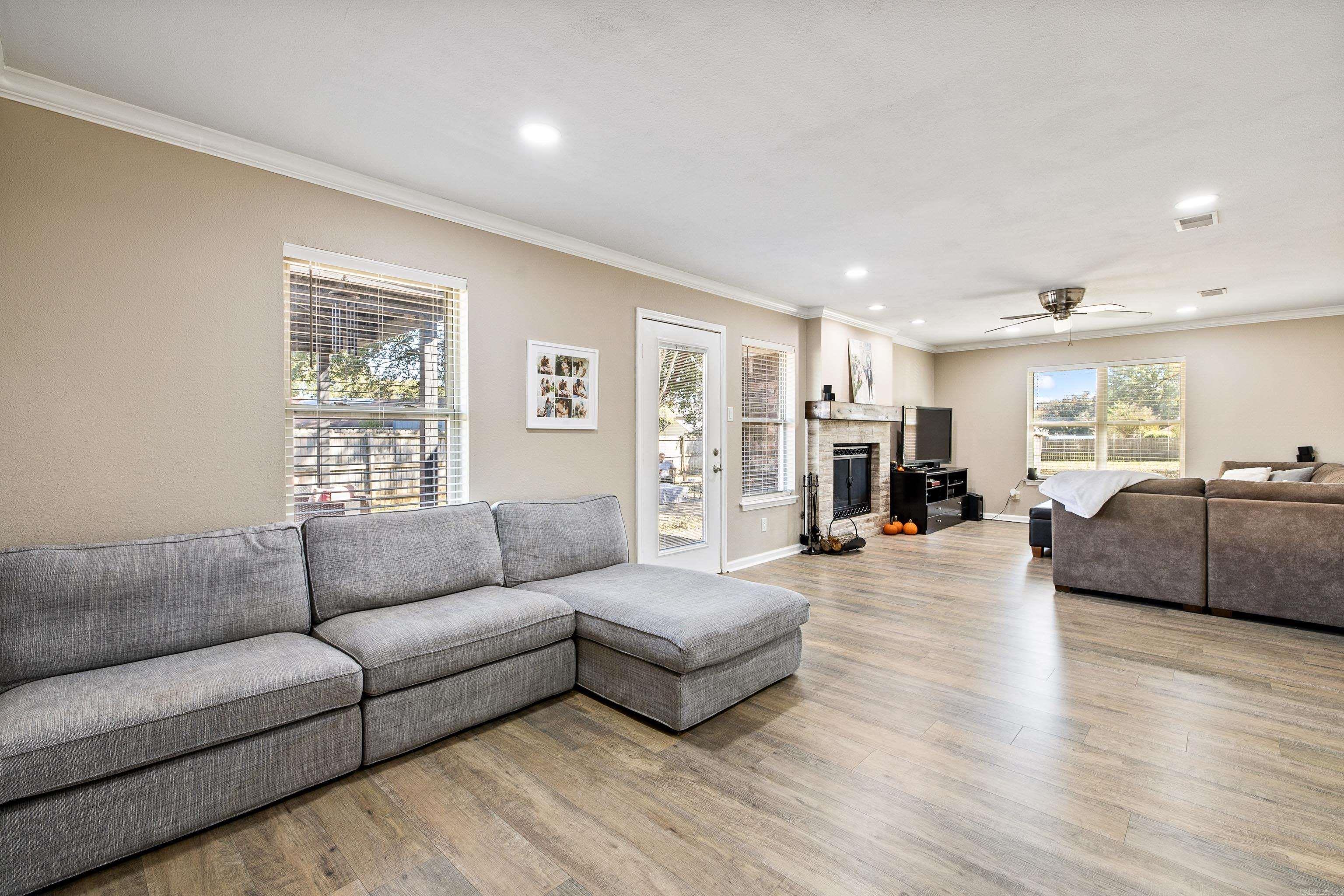 STONEWALL - Residential