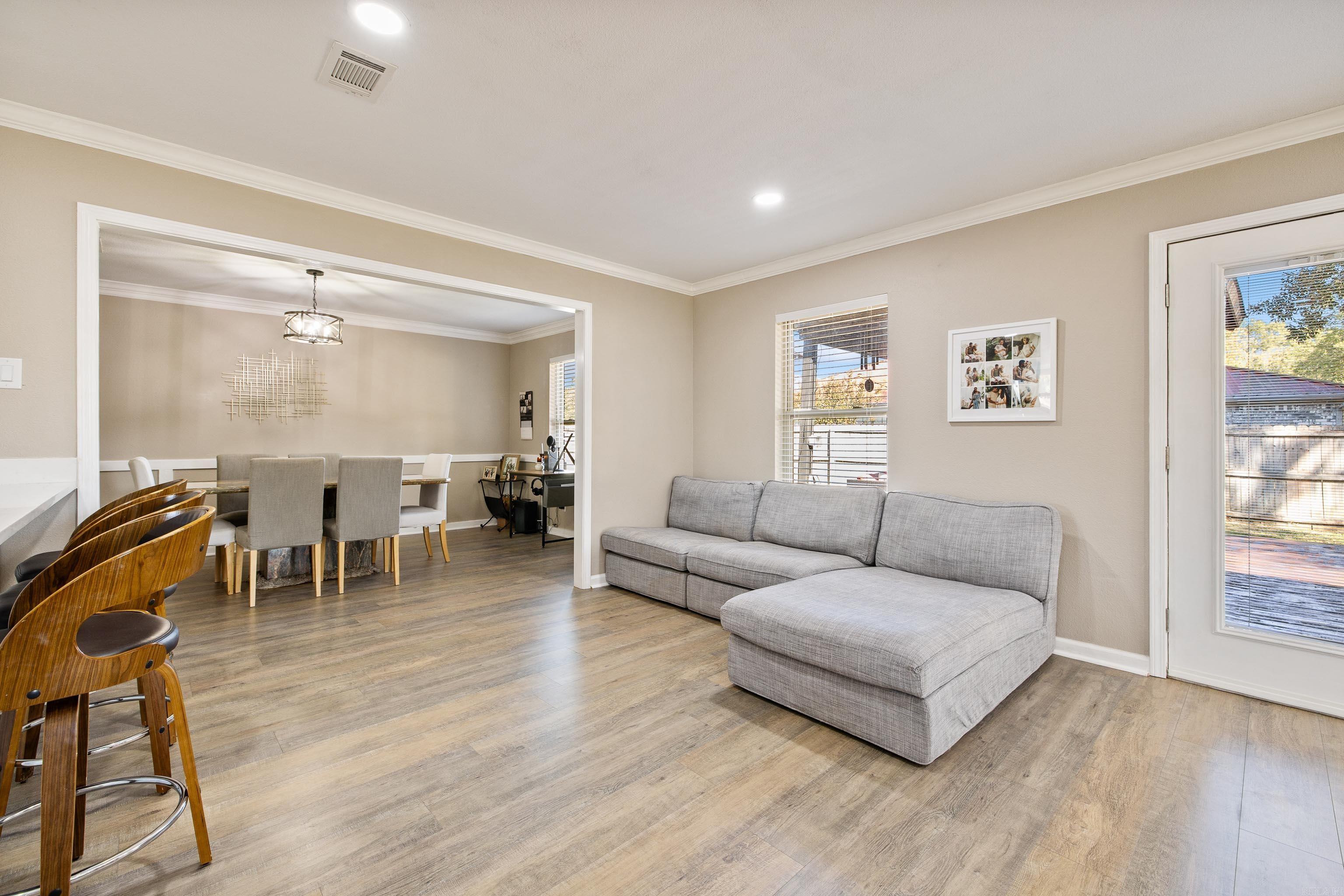 STONEWALL - Residential