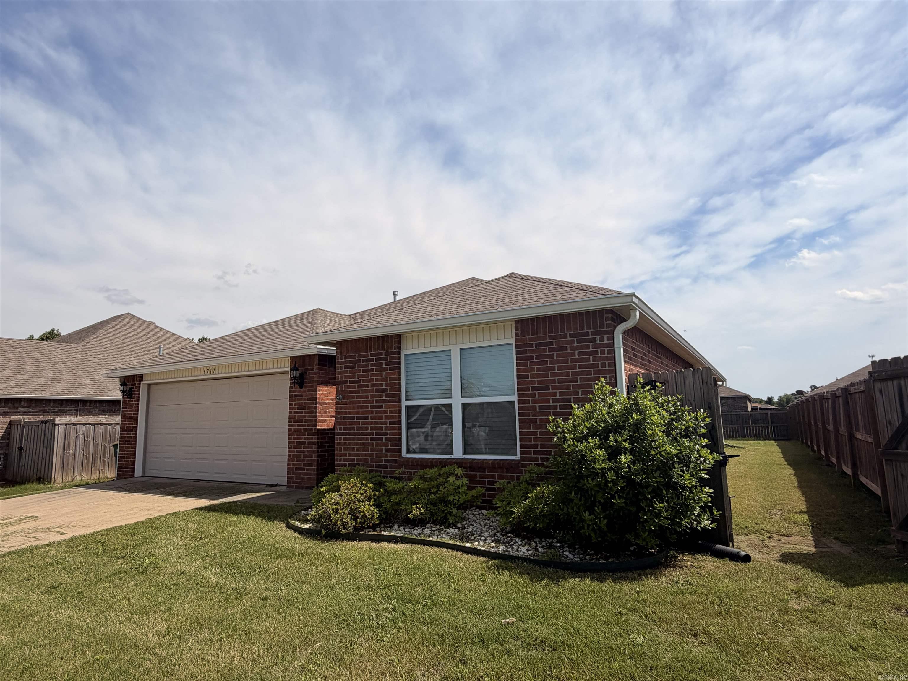 TRAMMEL ESTATES - Residential