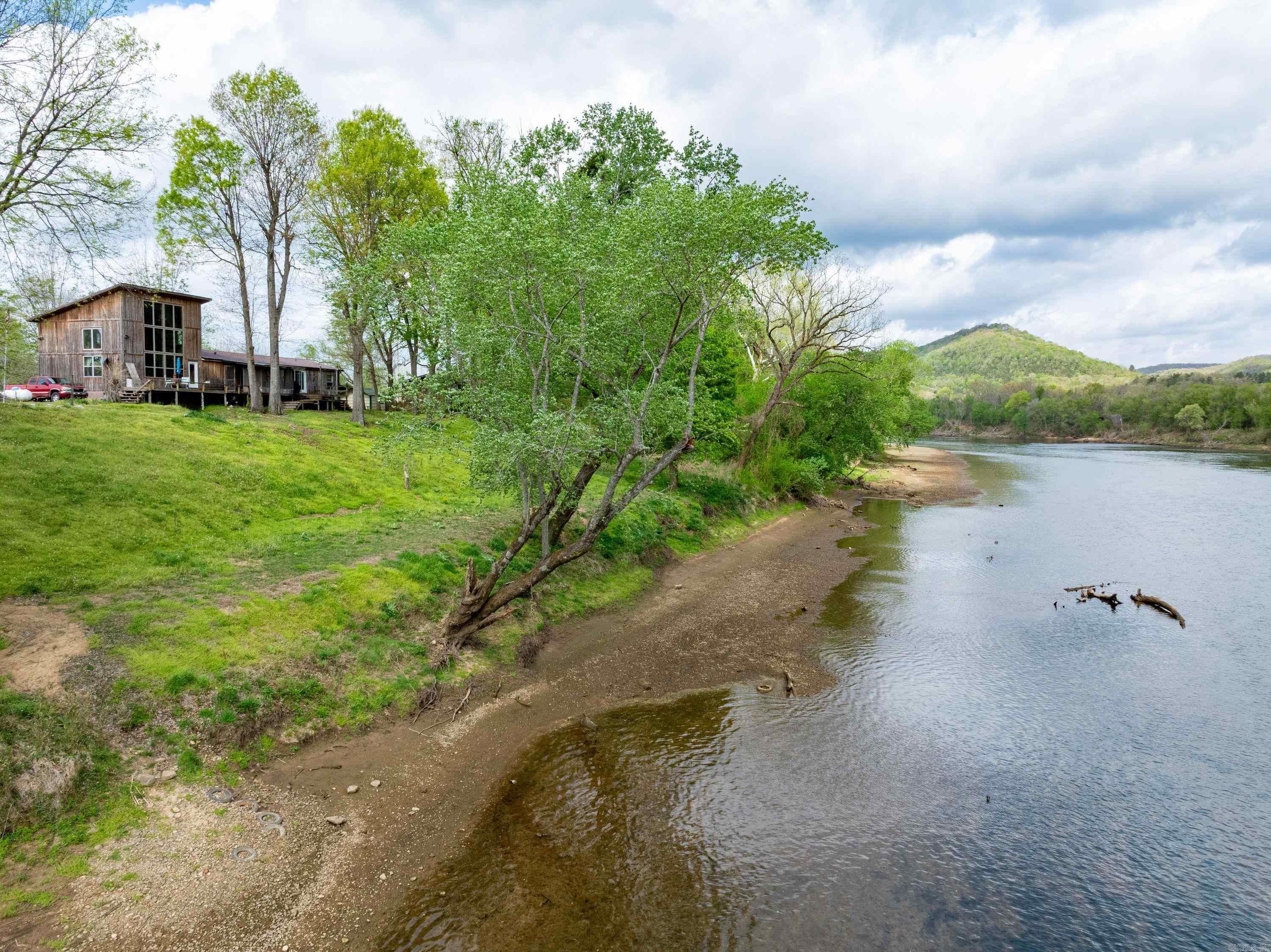 FOLL ROUND BOTTOM - Residential