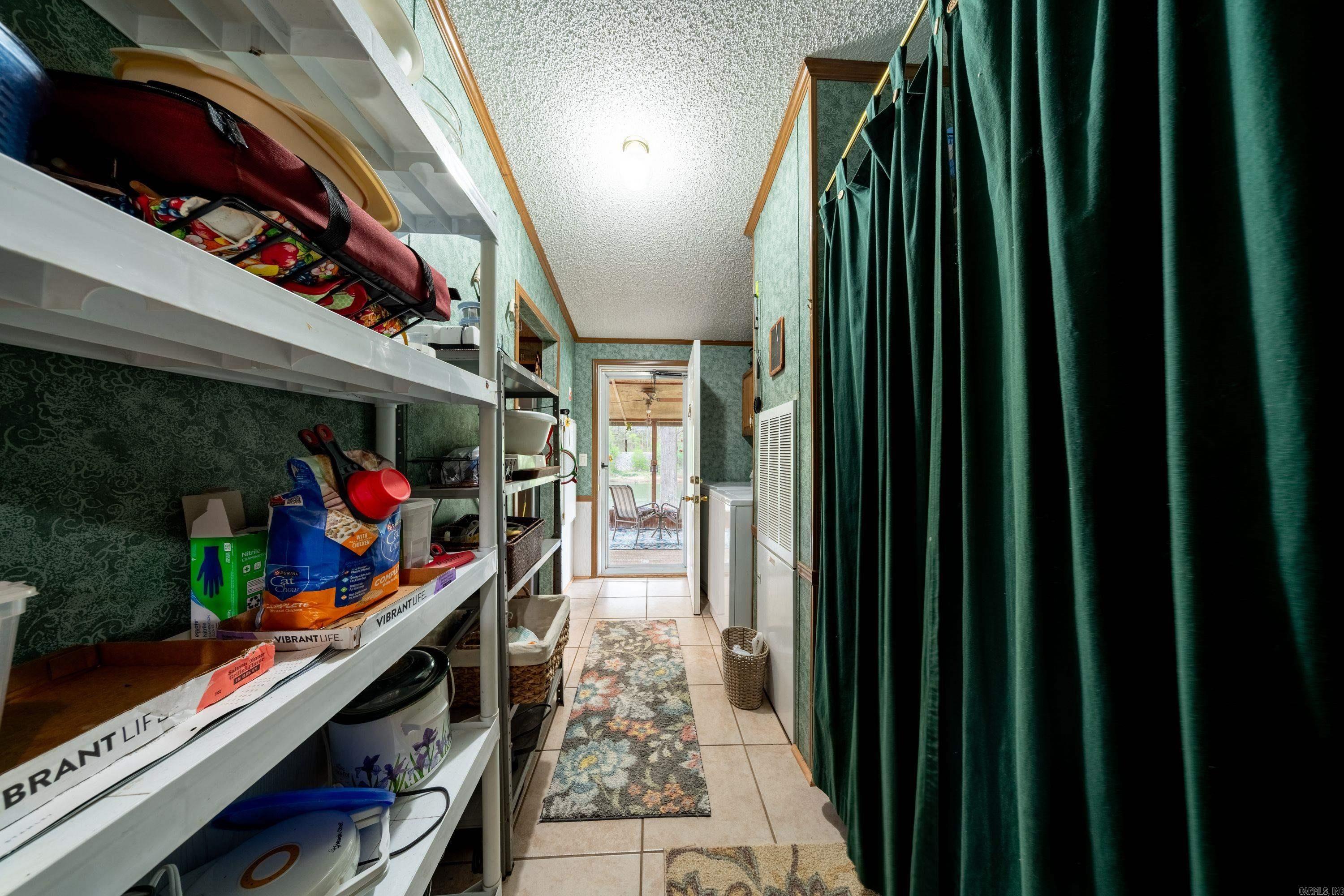 FOLL ROUND BOTTOM - Residential