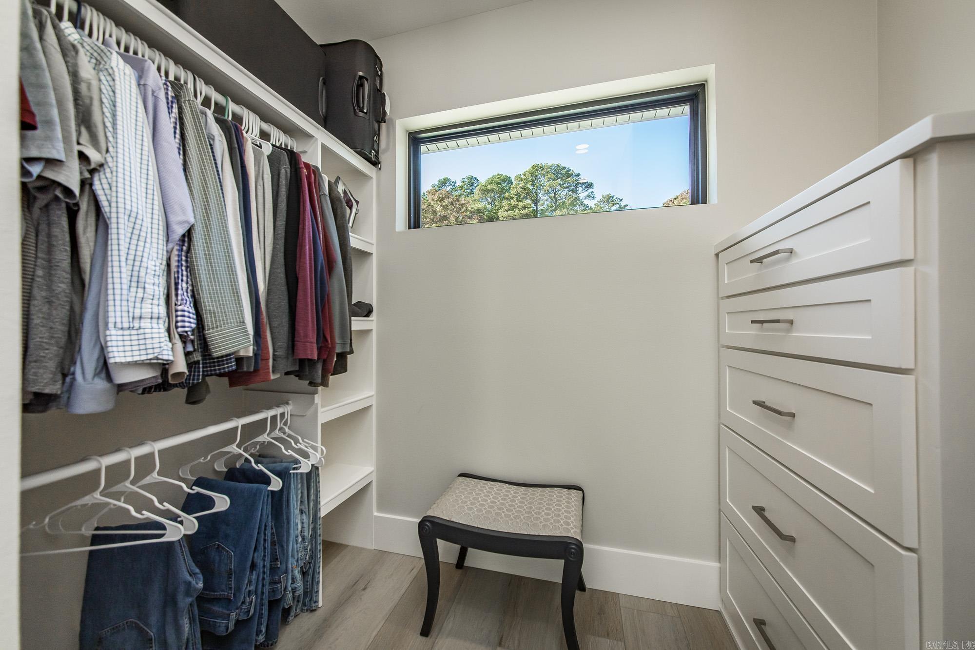 INDIAN HILLS - Residential