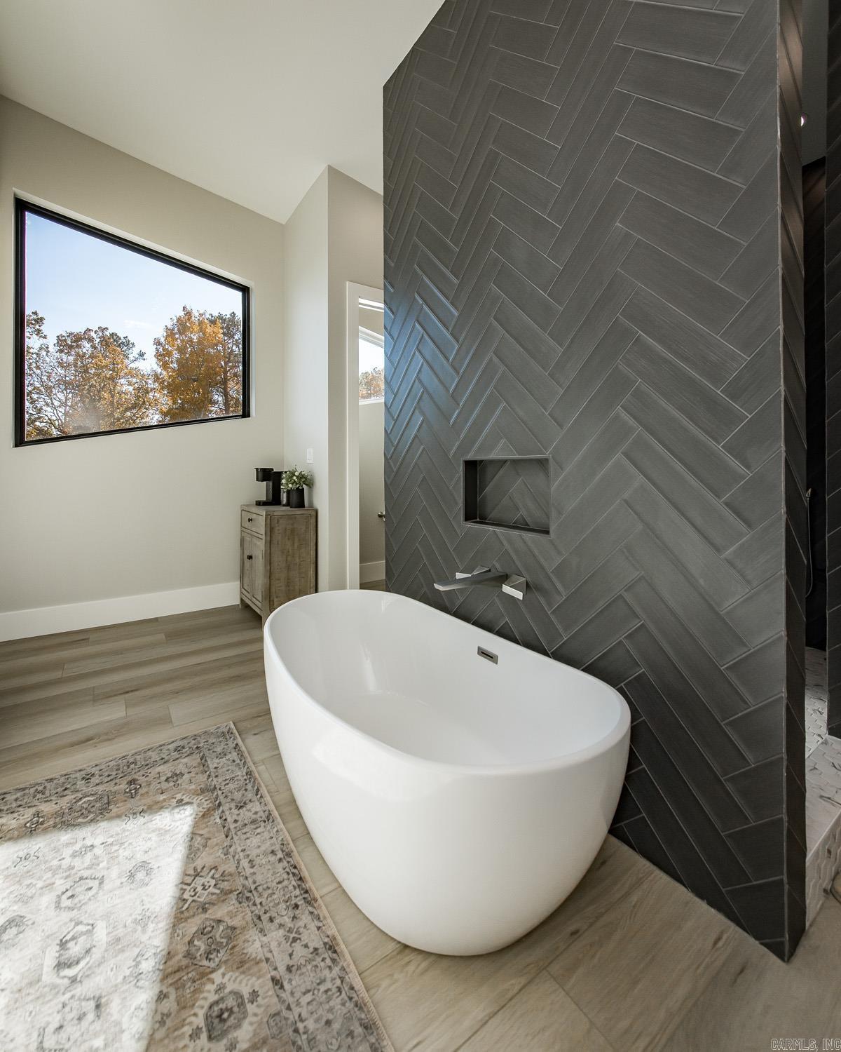 INDIAN HILLS - Residential