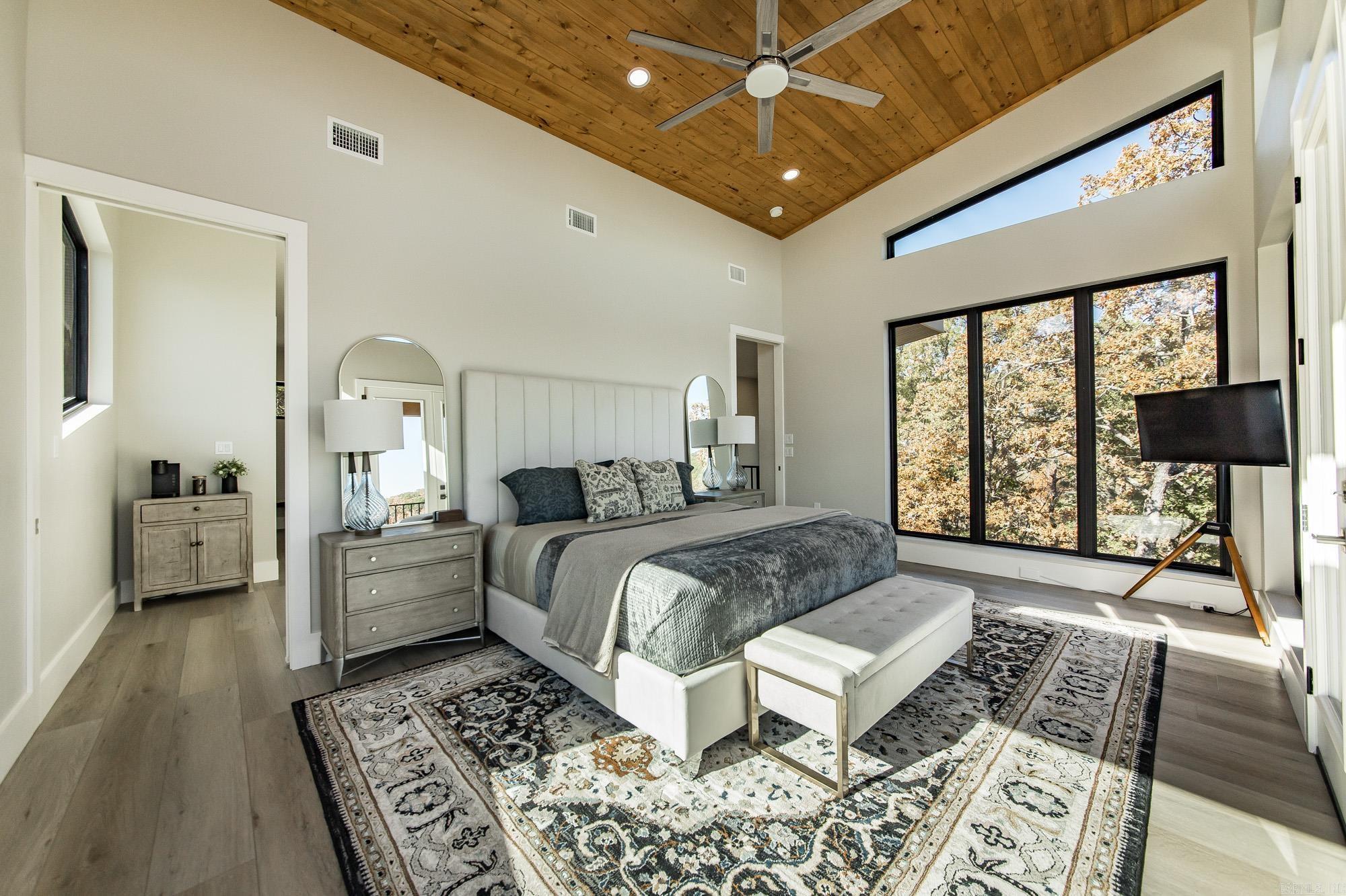 INDIAN HILLS - Residential