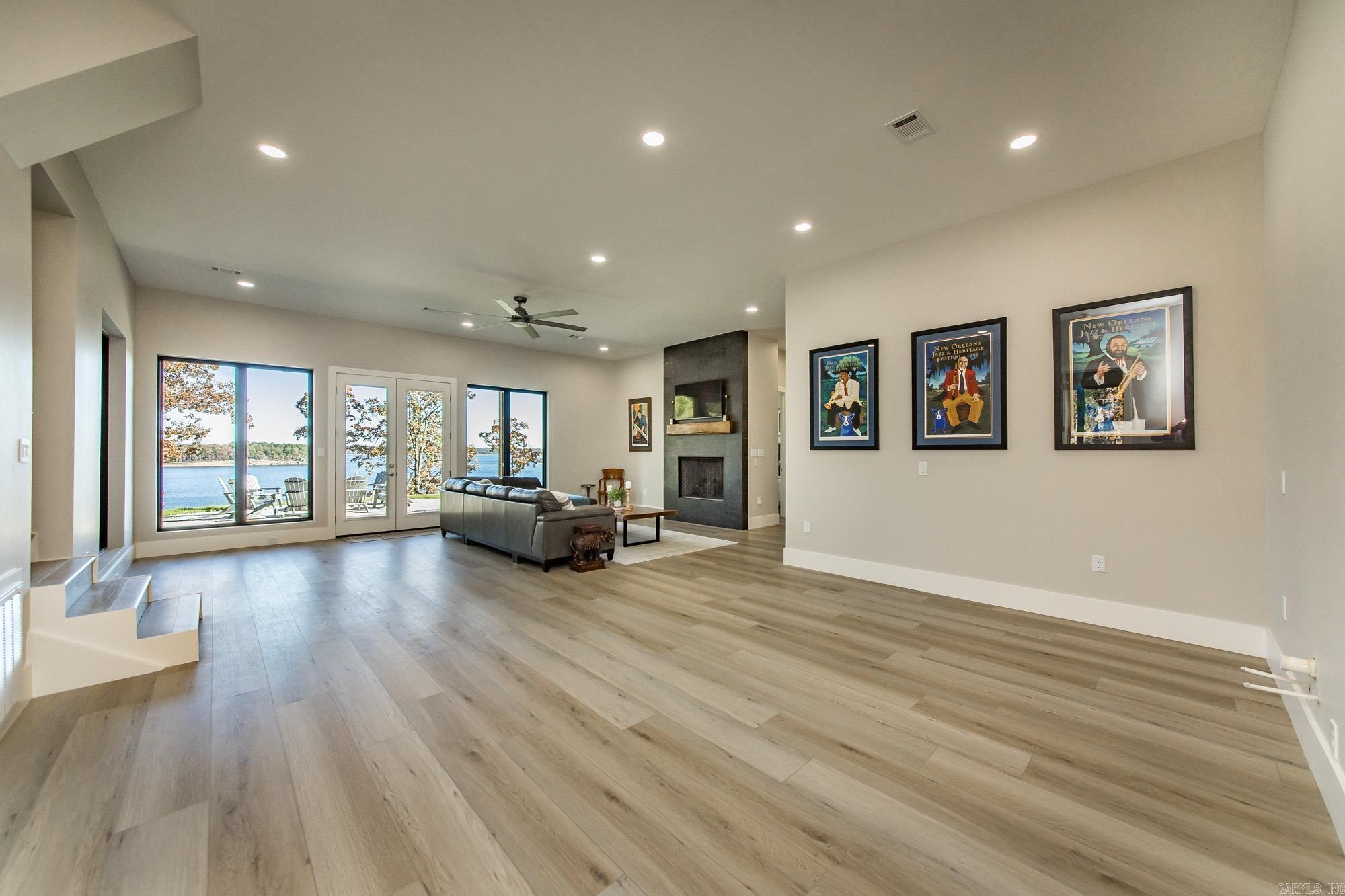 INDIAN HILLS - Residential