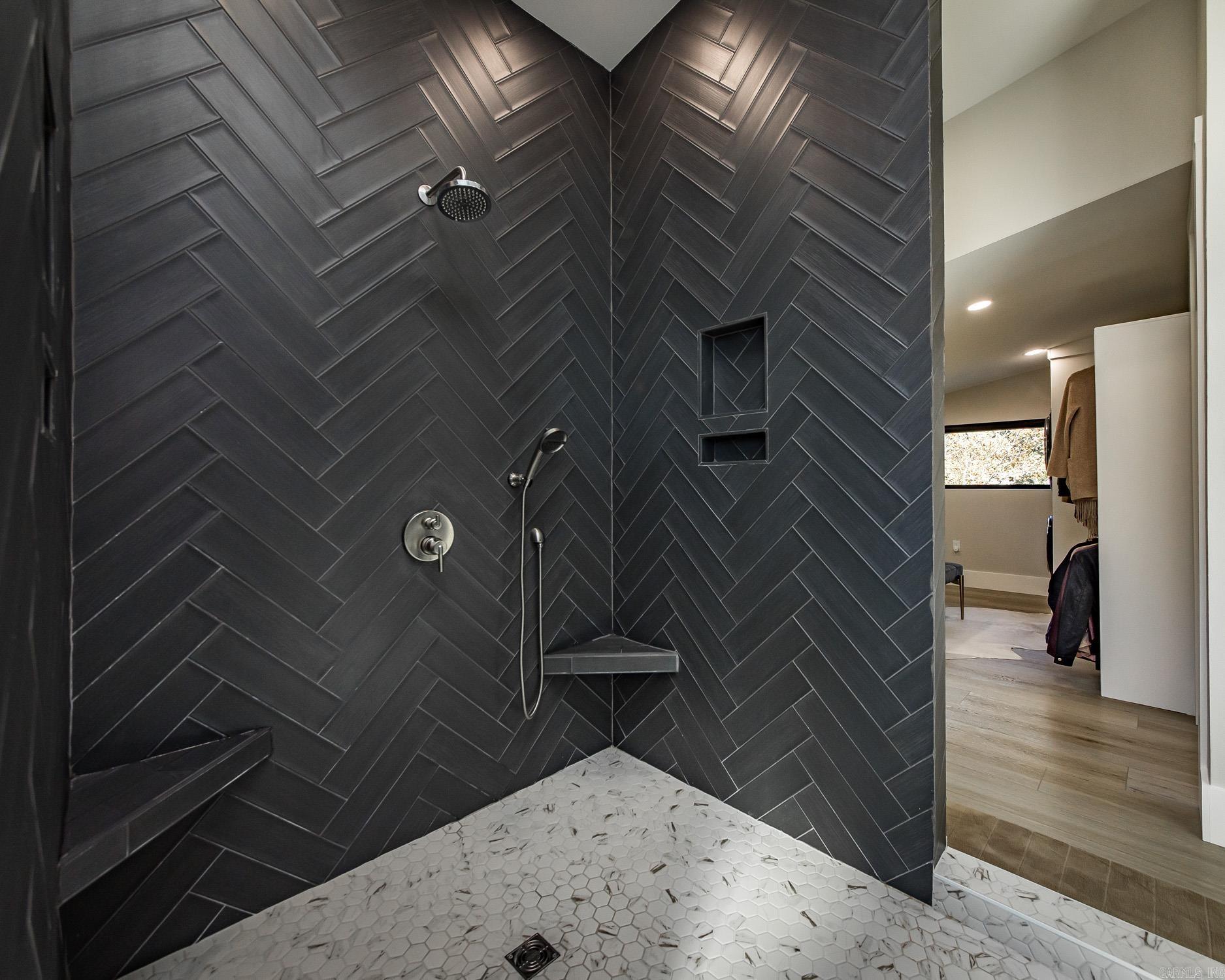 INDIAN HILLS - Residential