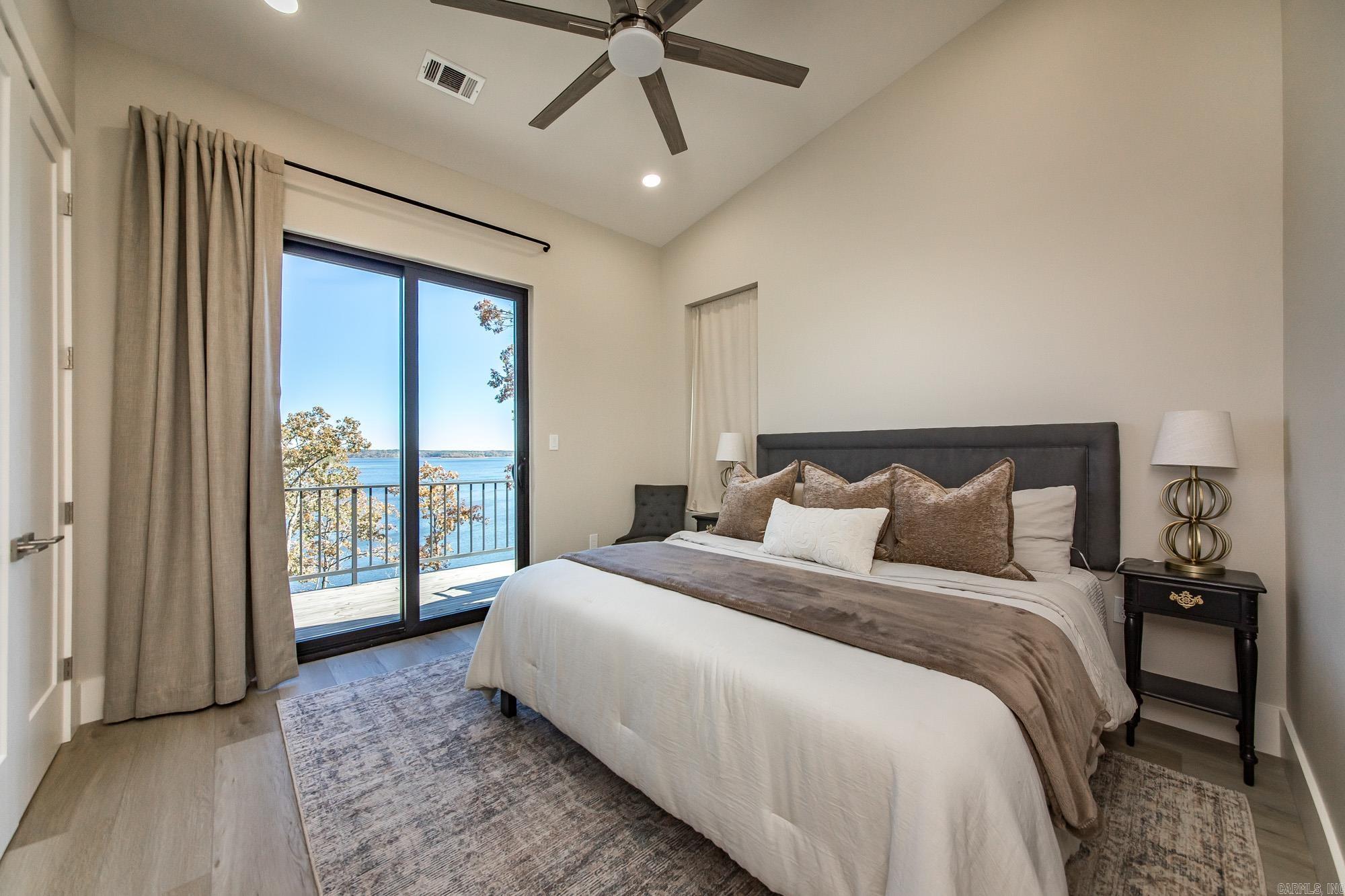 INDIAN HILLS - Residential